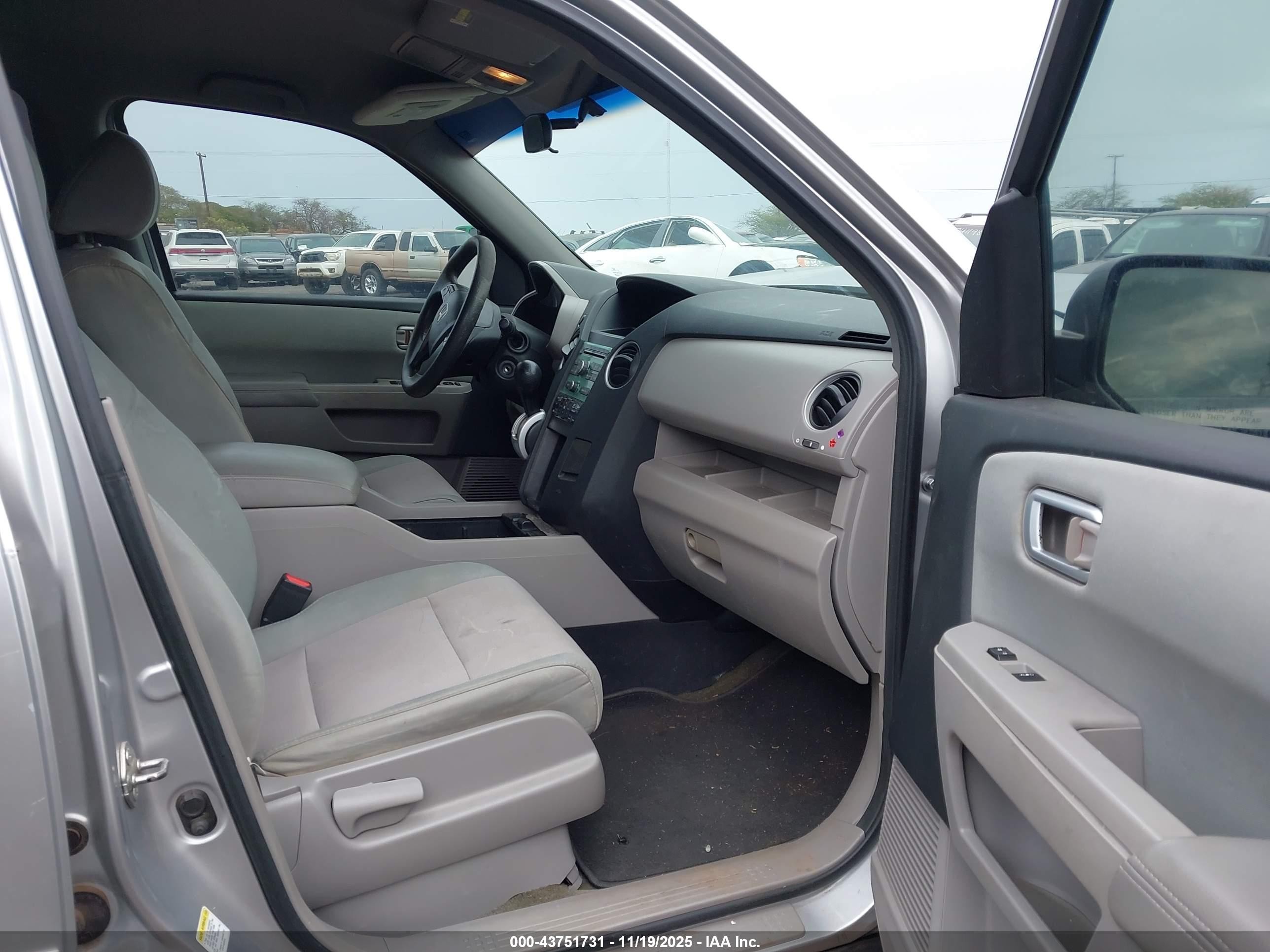 2010 Honda Pilot Ex Серебряный vin: 5FNYF3H44AB012925