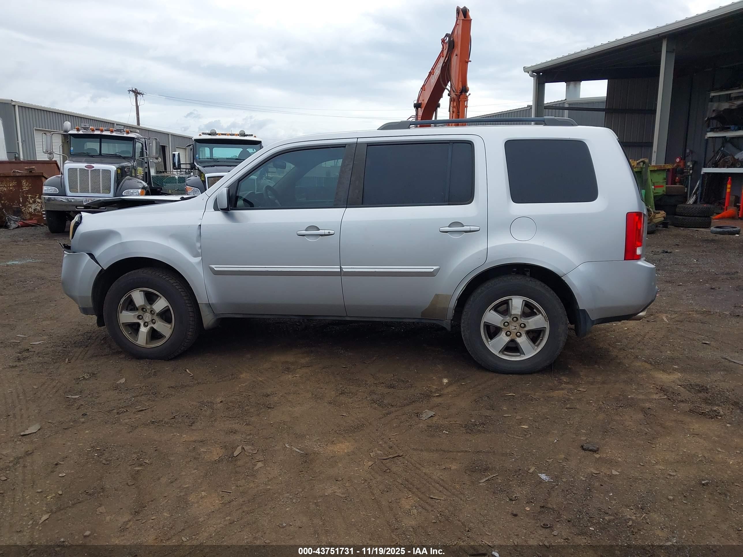 2010 Honda Pilot Ex Серебряный vin: 5FNYF3H44AB012925