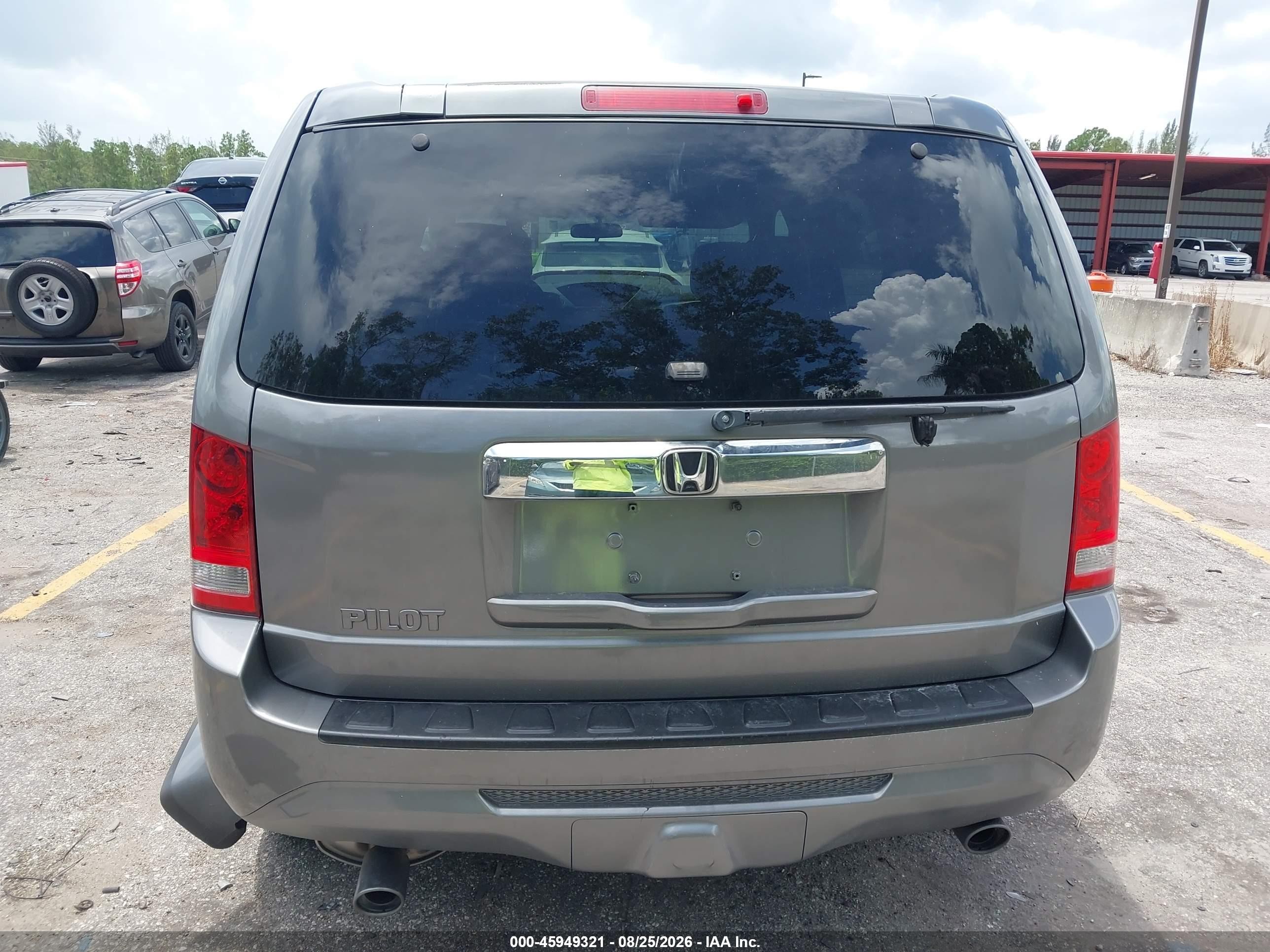 2012 Honda Pilot Ex Gray vin: 5FNYF3H44CB022759