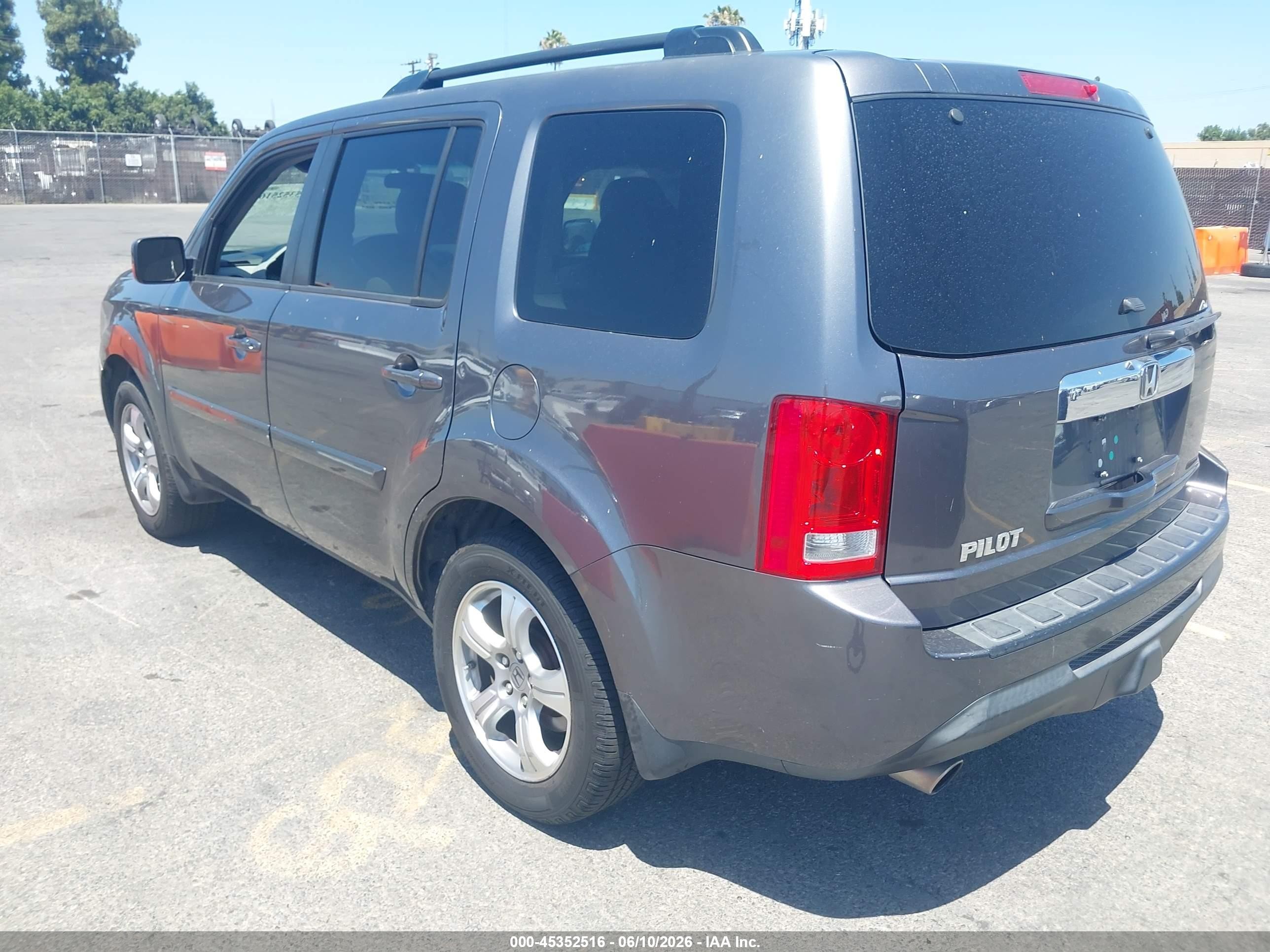 2014 Honda Pilot Ex Gray vin: 5FNYF3H44EB024188