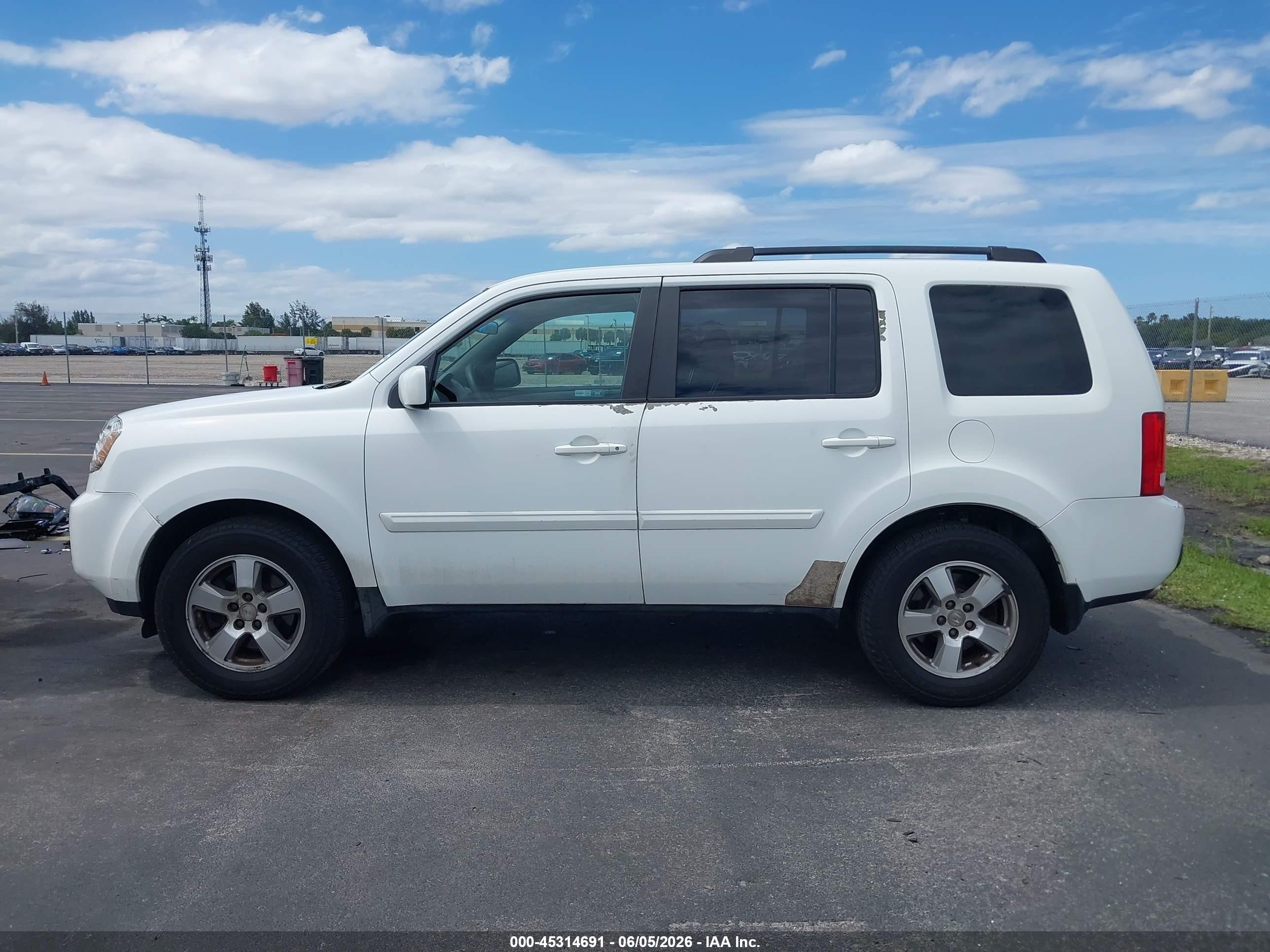 2011 Honda Pilot Ex Белый vin: 5FNYF3H48BB010824