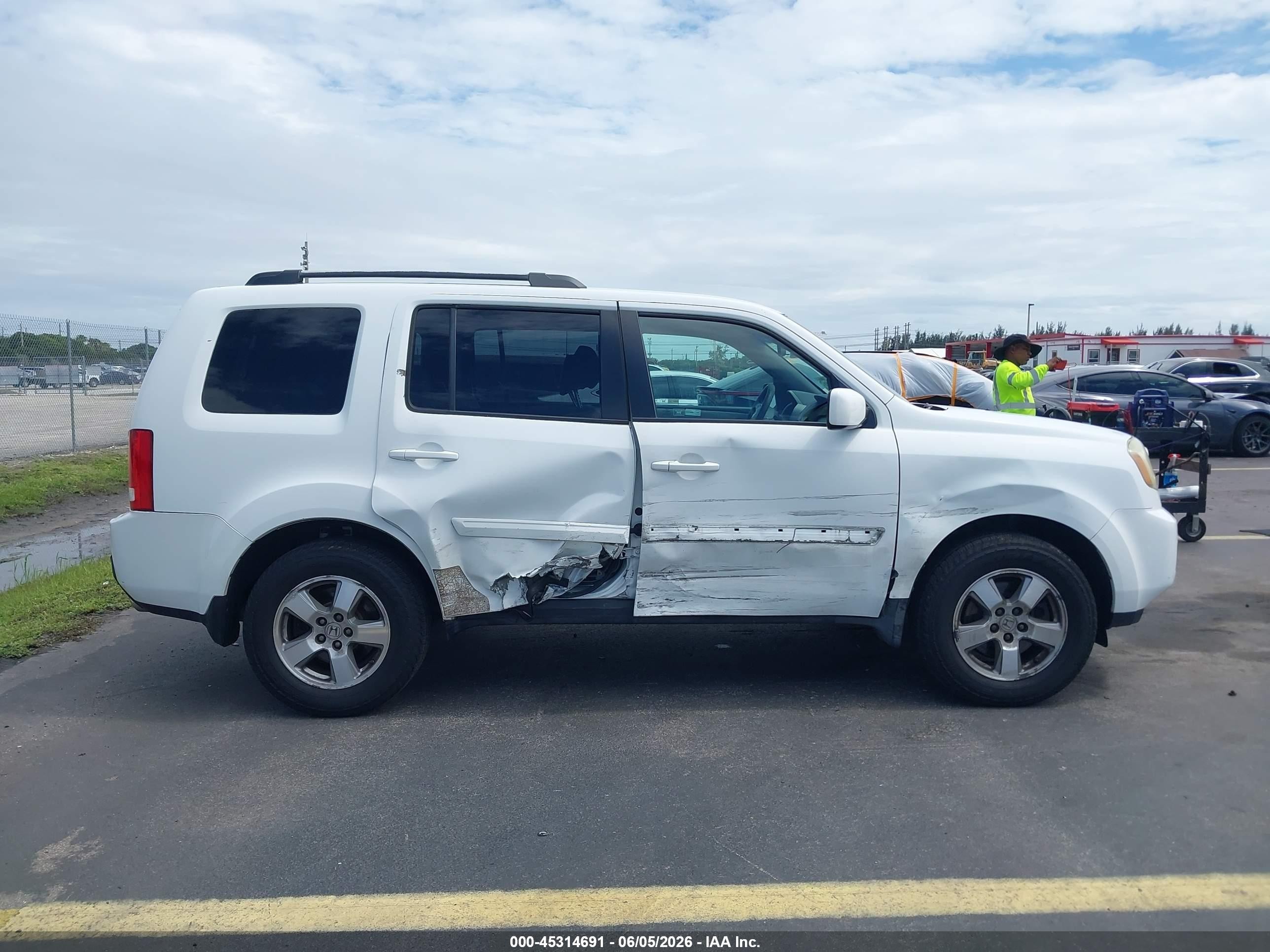 2011 Honda Pilot Ex Белый vin: 5FNYF3H48BB010824