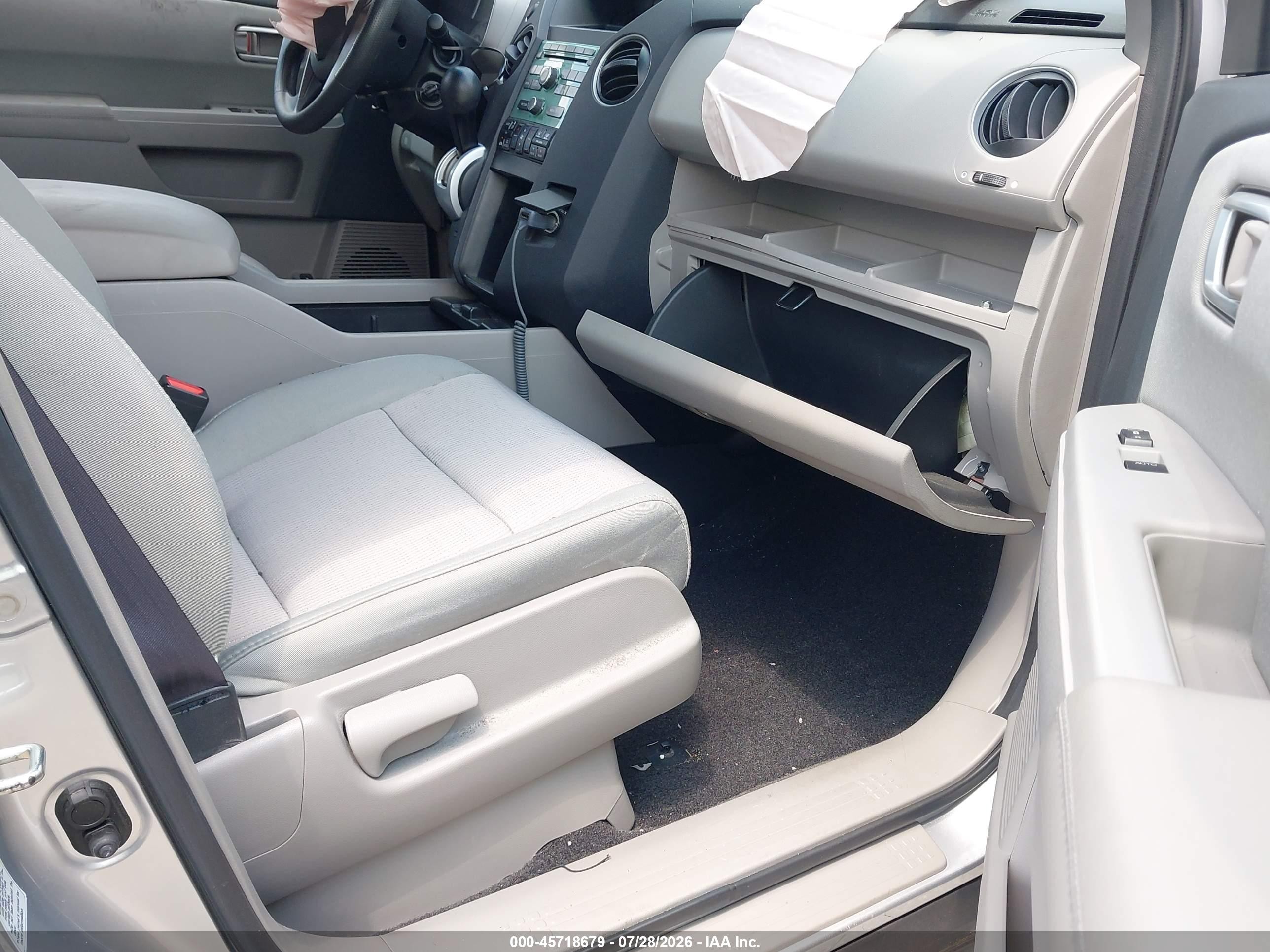2011 Honda Pilot Ex Silver vin: 5FNYF3H48BB017739