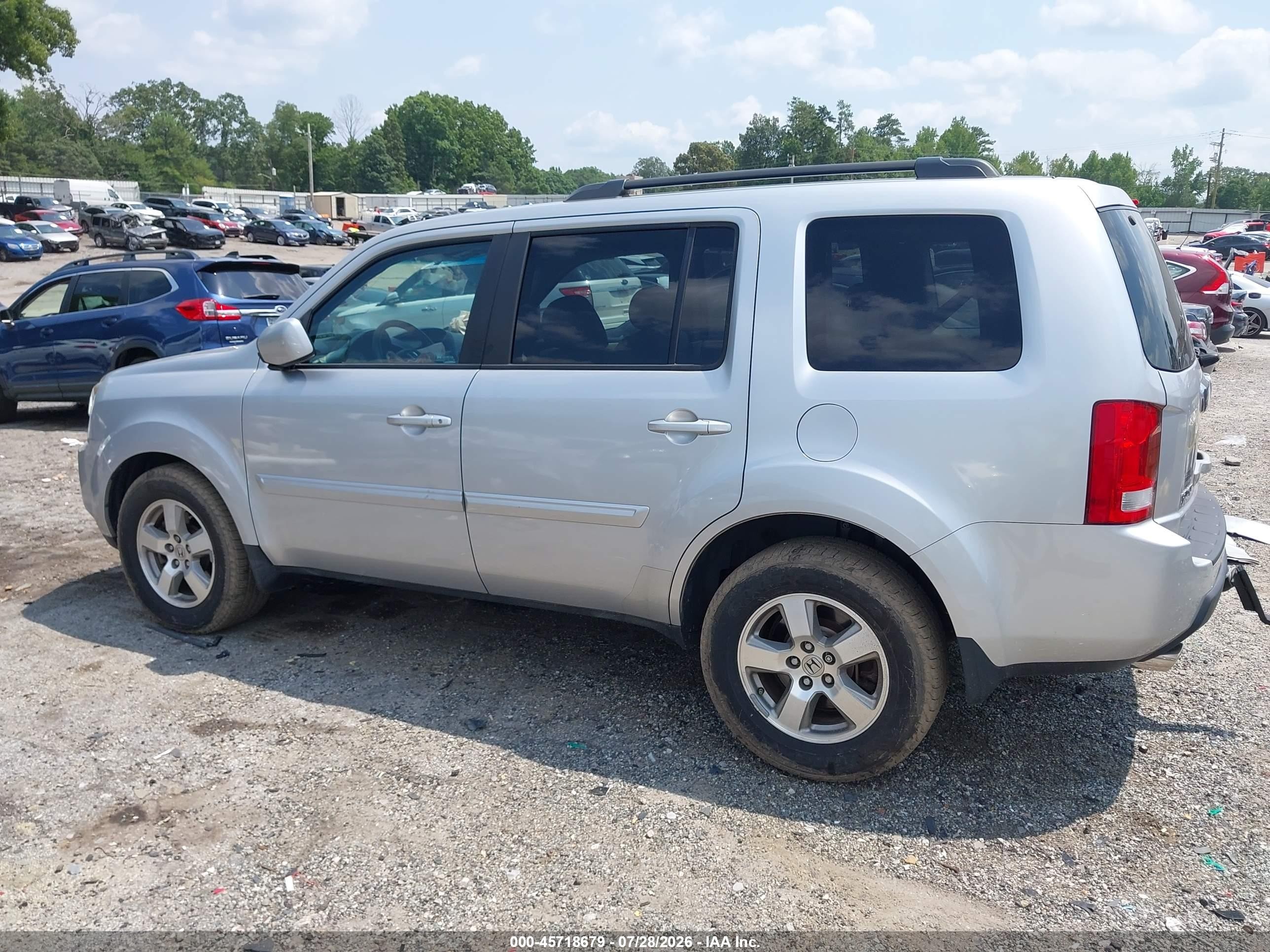 2011 Honda Pilot Ex Silver vin: 5FNYF3H48BB017739