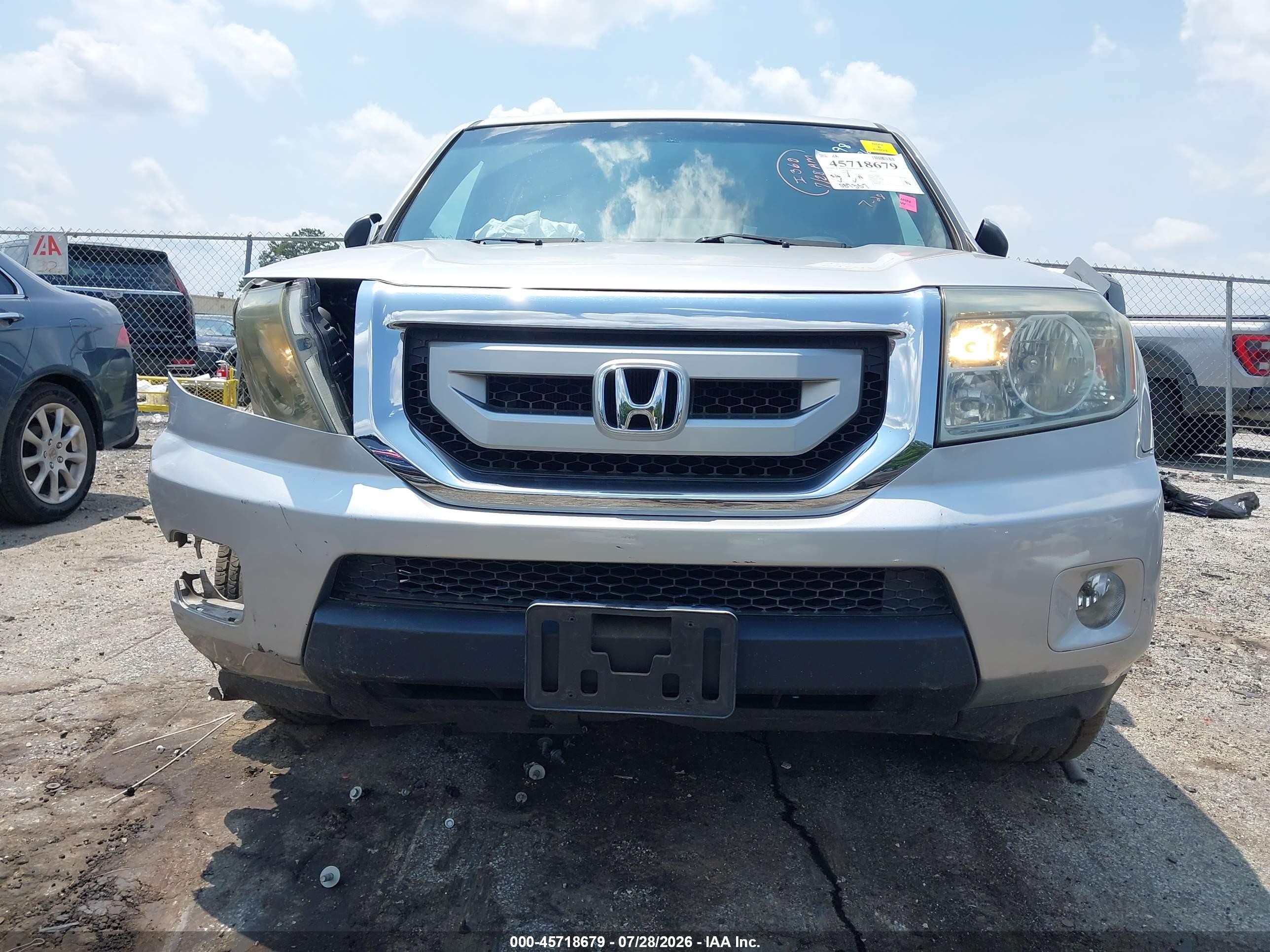 2011 Honda Pilot Ex Silver vin: 5FNYF3H48BB017739