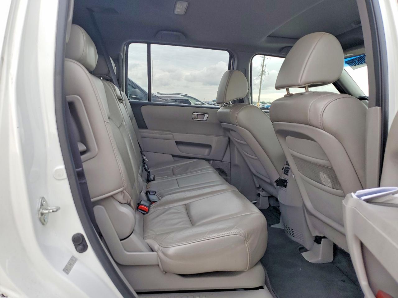 2011 Honda Pilot Exl White vin: 5FNYF3H50BB009997