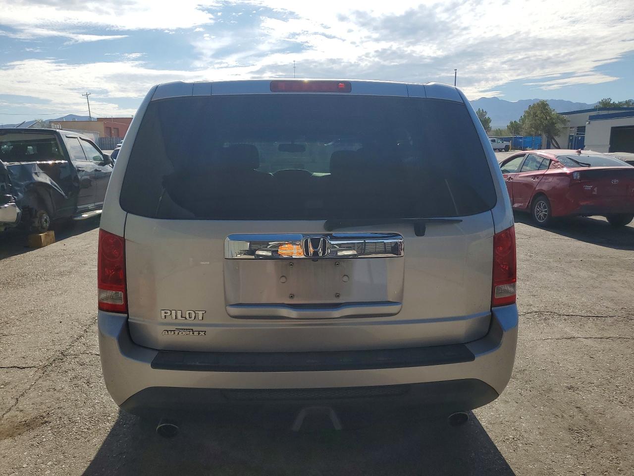 2012 Honda Pilot Exl Серебряный vin: 5FNYF3H50CB037851