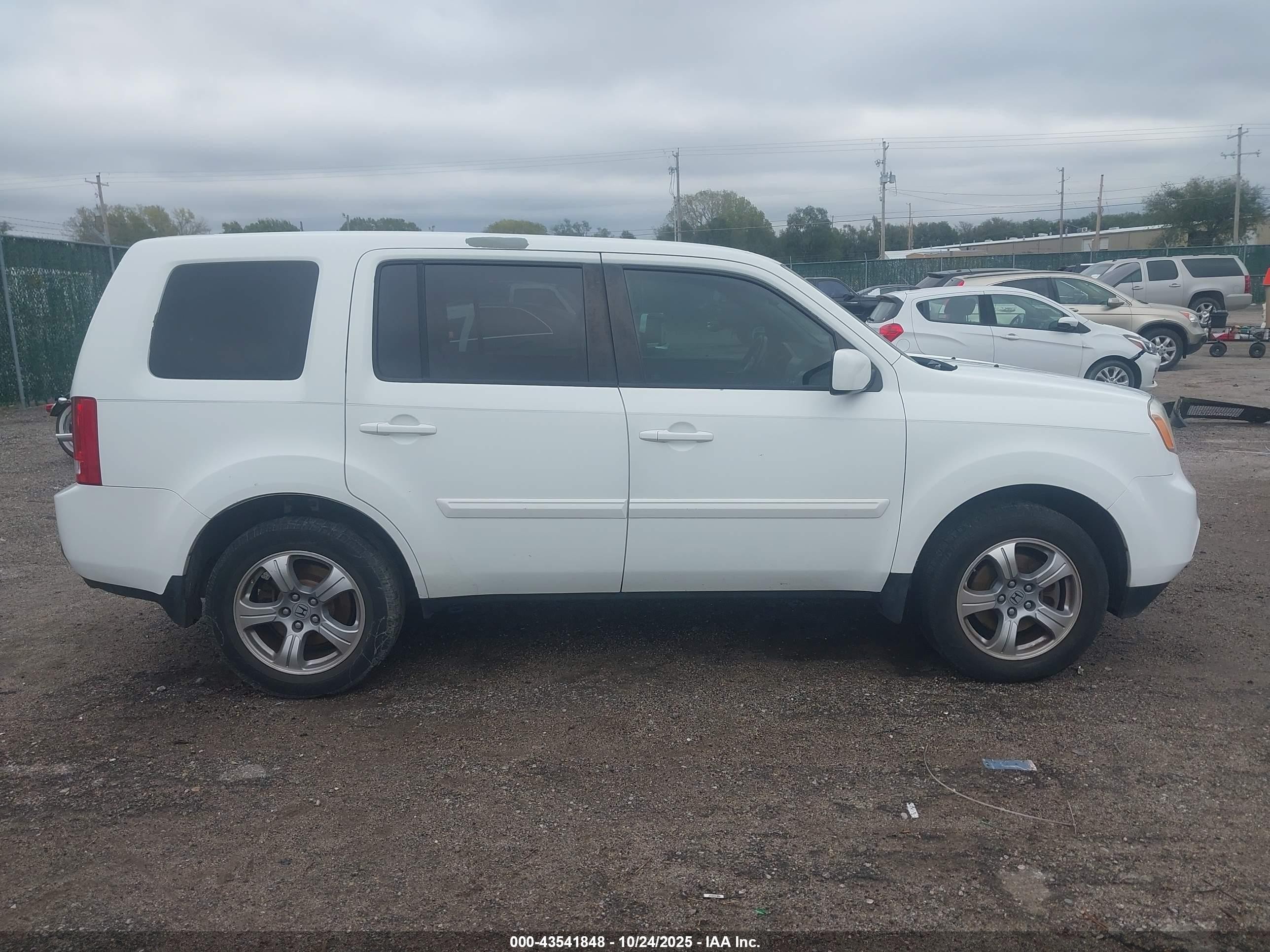 2013 Honda Pilot Ex-l White vin: 5FNYF3H50DB004026