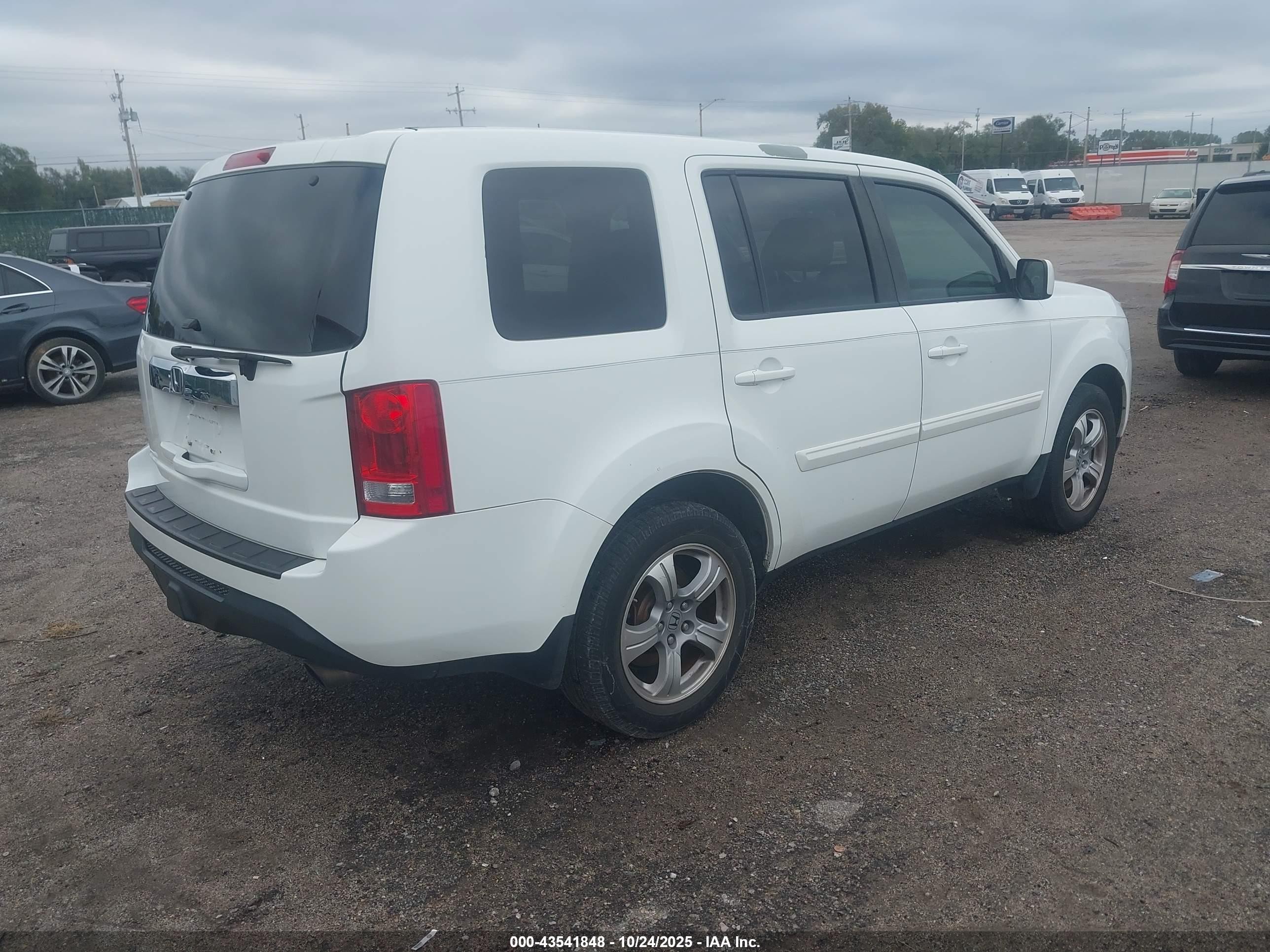 2013 Honda Pilot Ex-l White vin: 5FNYF3H50DB004026