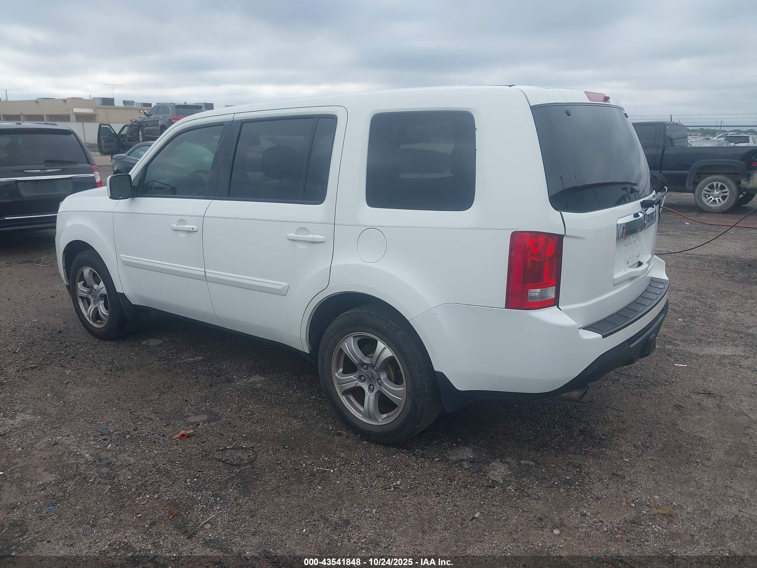 2013 Honda Pilot Ex-l White vin: 5FNYF3H50DB004026