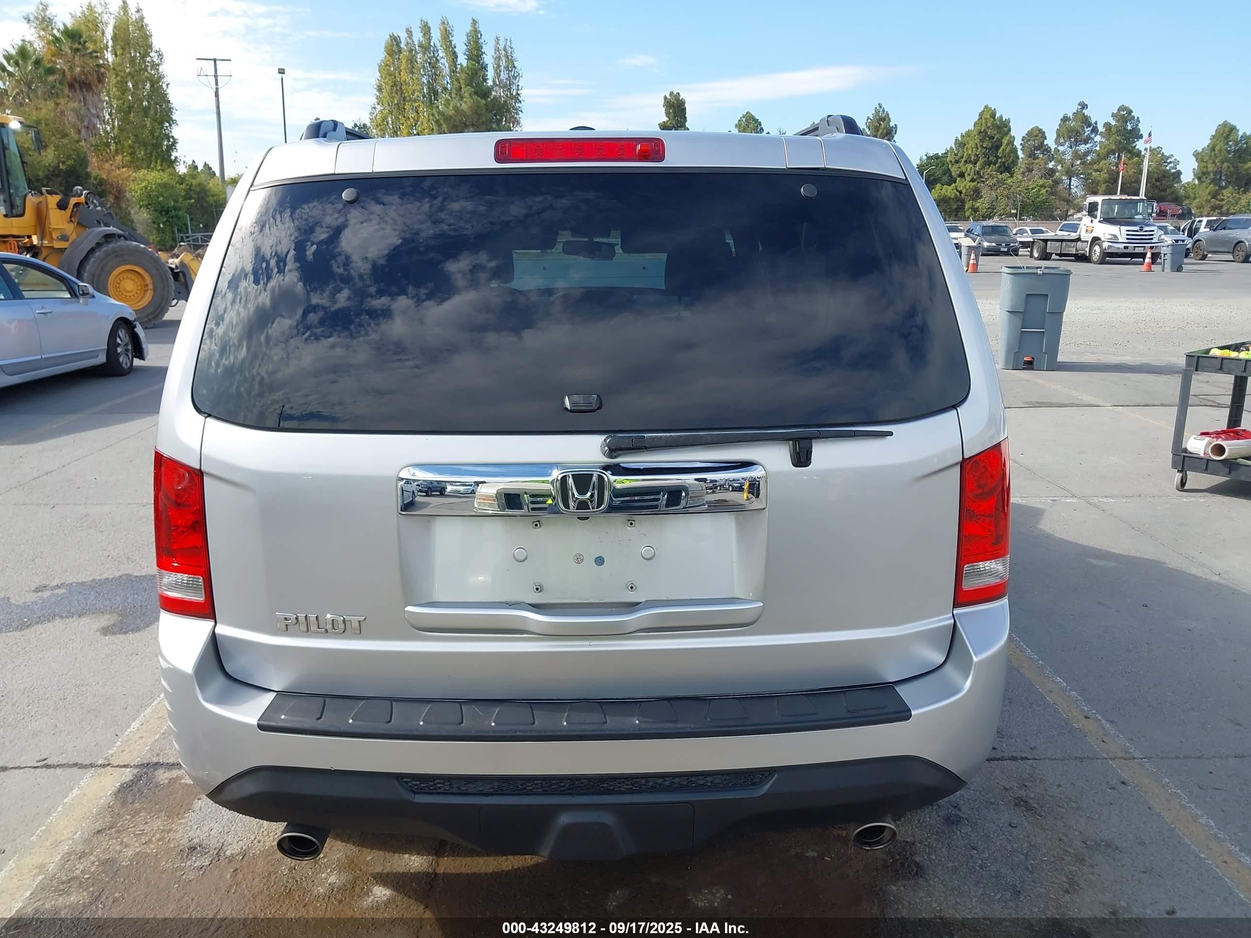 2013 Honda Pilot Ex-l Серебряный vin: 5FNYF3H50DB025023