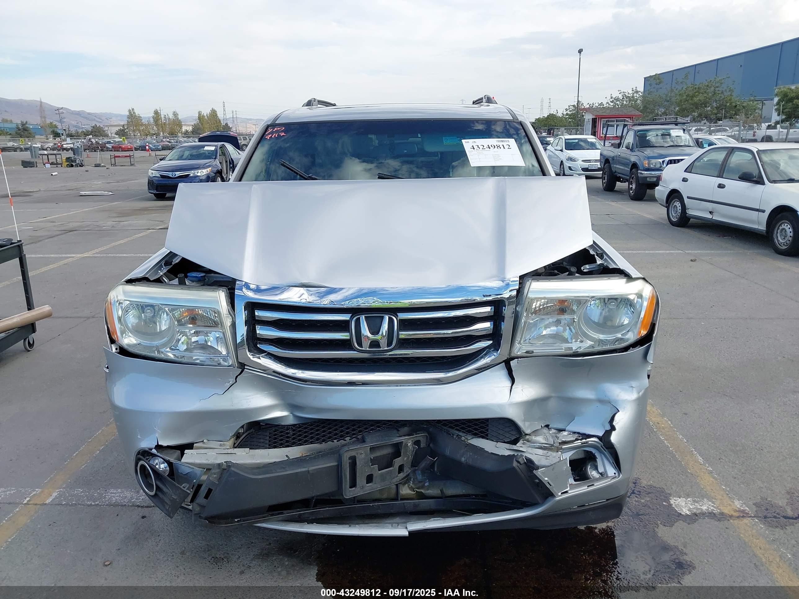 2013 Honda Pilot Ex-l Серебряный vin: 5FNYF3H50DB025023