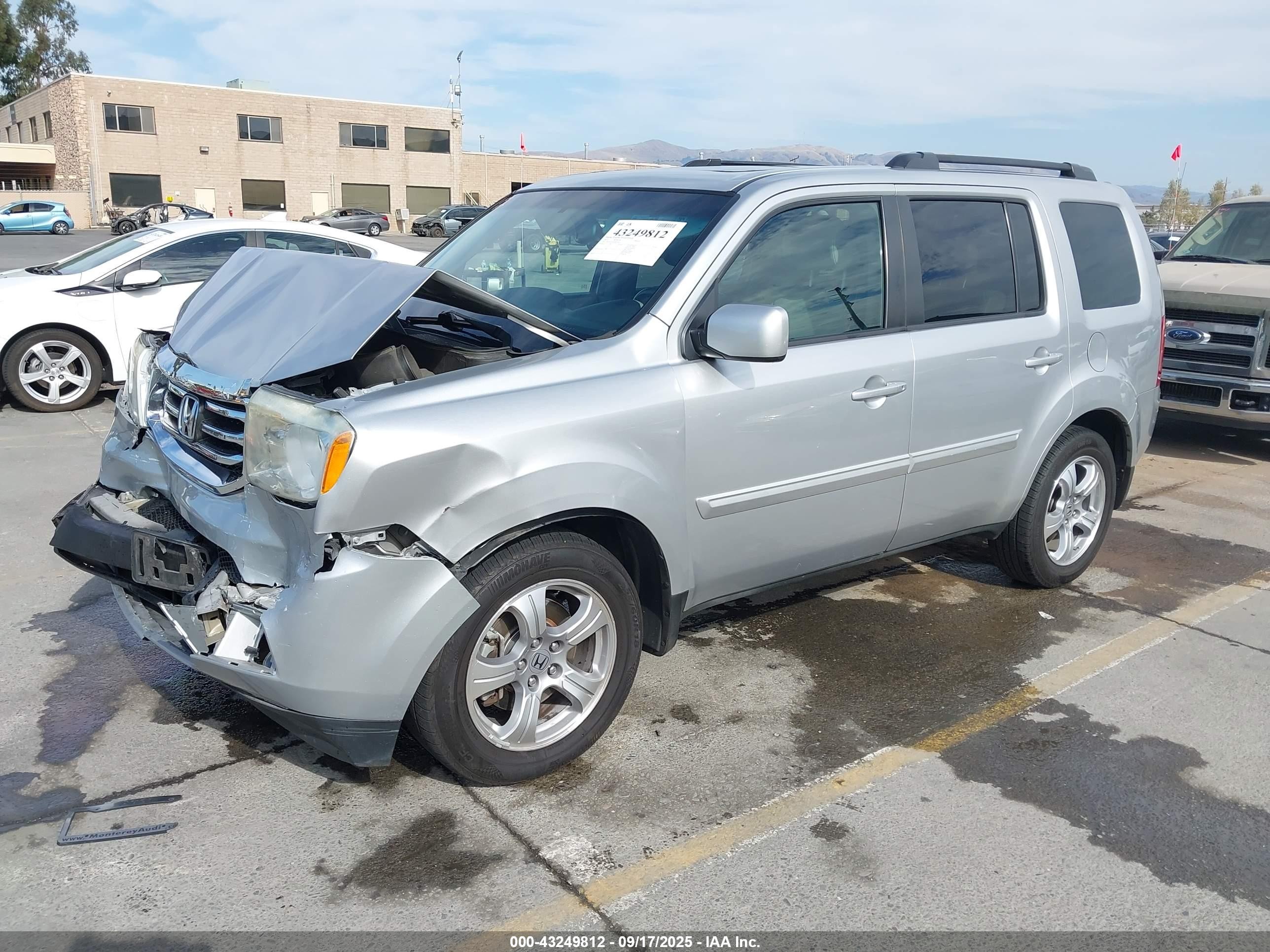 2013 Honda Pilot Ex-l Серебряный vin: 5FNYF3H50DB025023