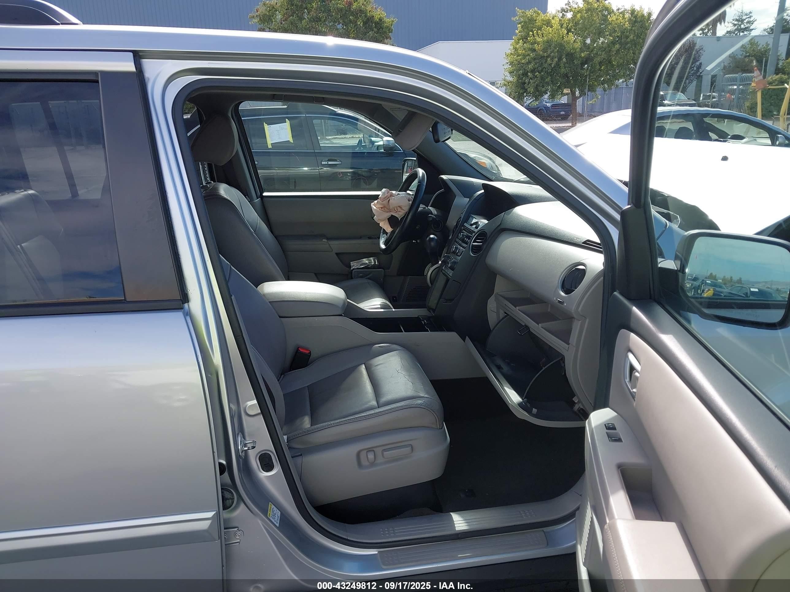 2013 Honda Pilot Ex-l Серебряный vin: 5FNYF3H50DB025023