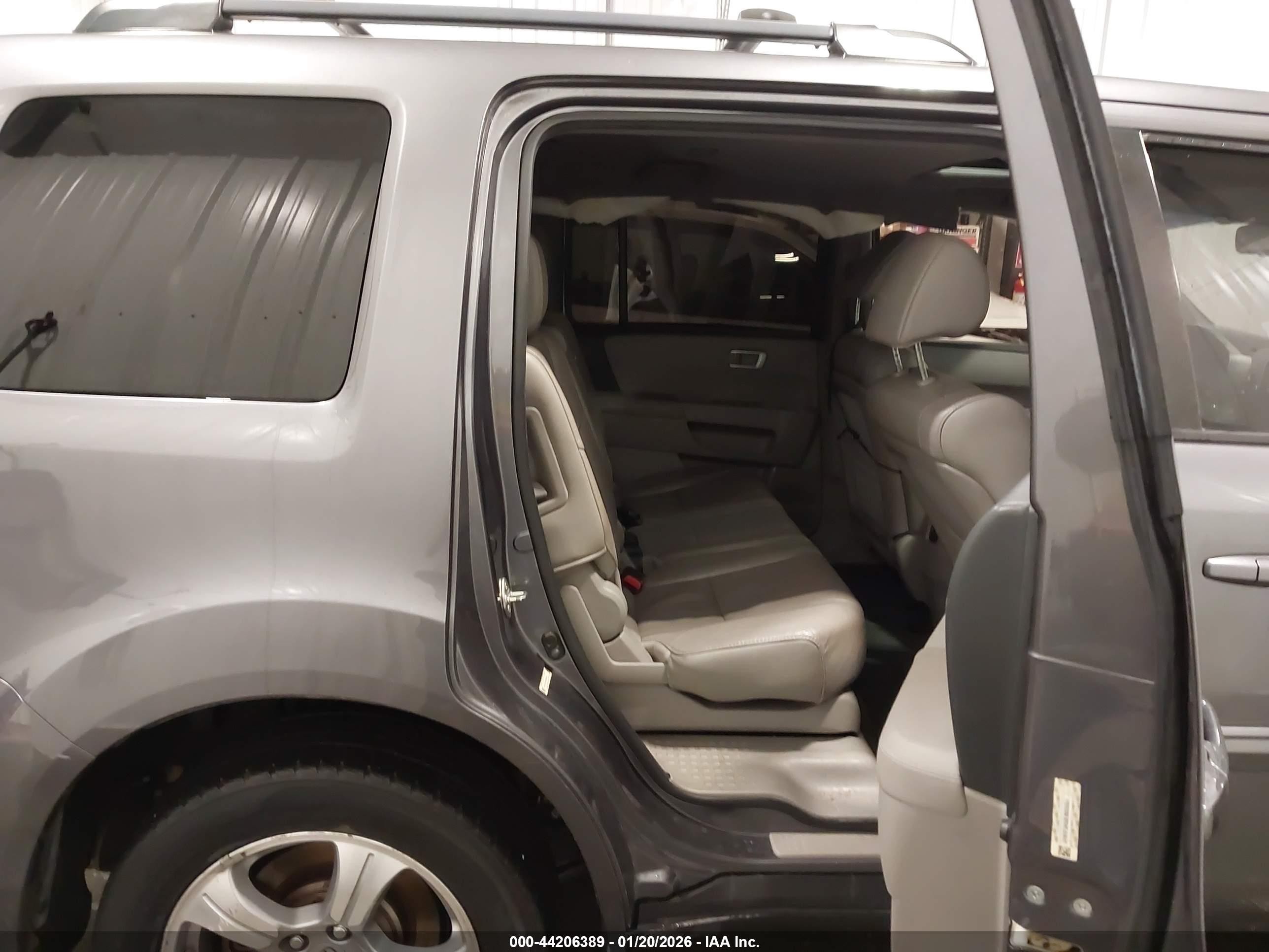 2014 Honda Pilot Ex-l Gray vin: 5FNYF3H50EB005551