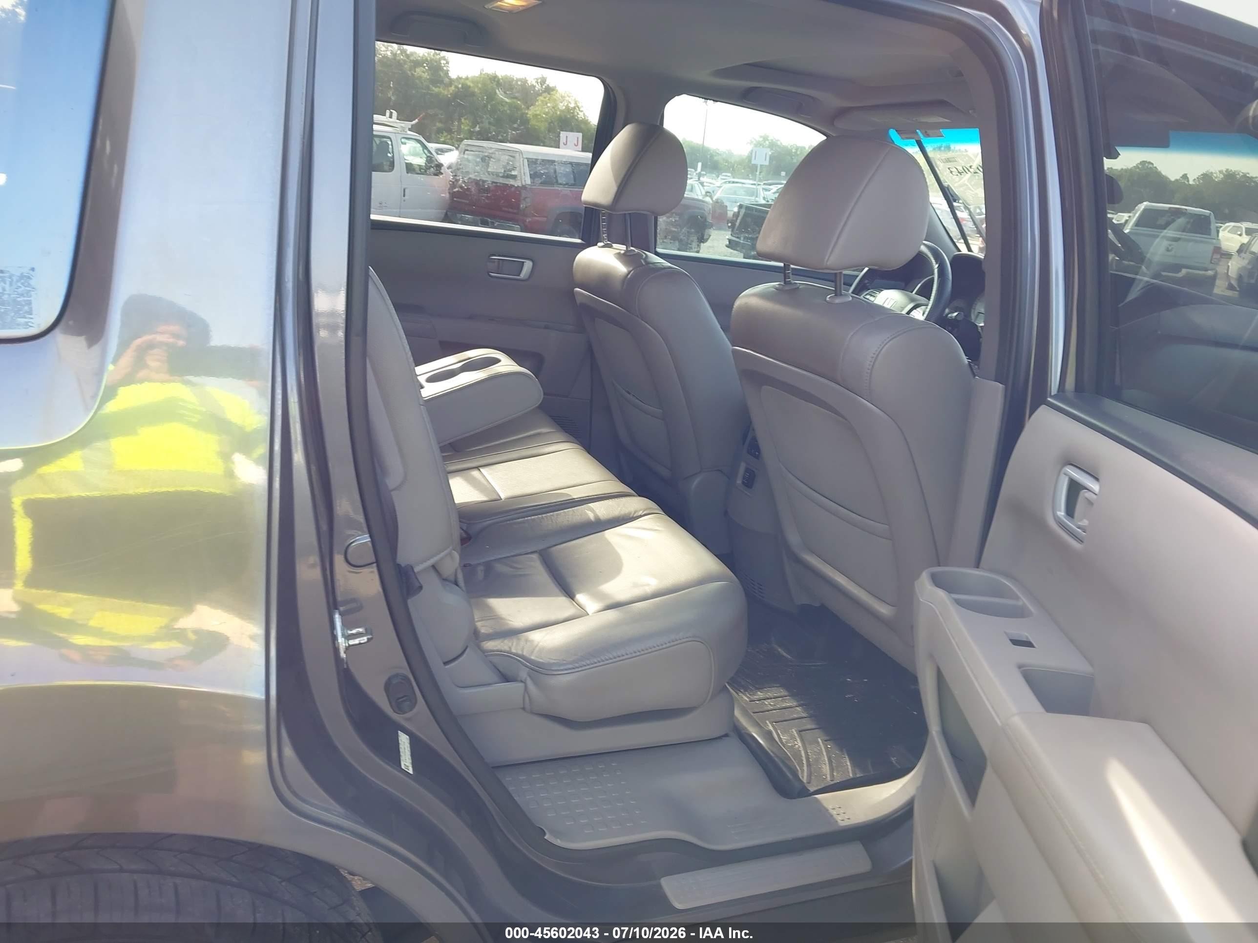 2015 Honda Pilot Ex-l Gray vin: 5FNYF3H50FB021444