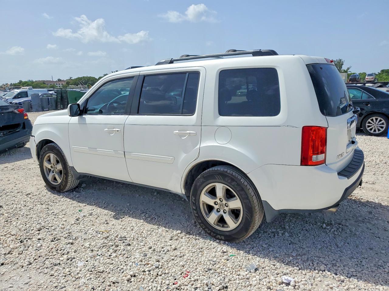 2011 Honda Pilot Exl White vin: 5FNYF3H51BB033581
