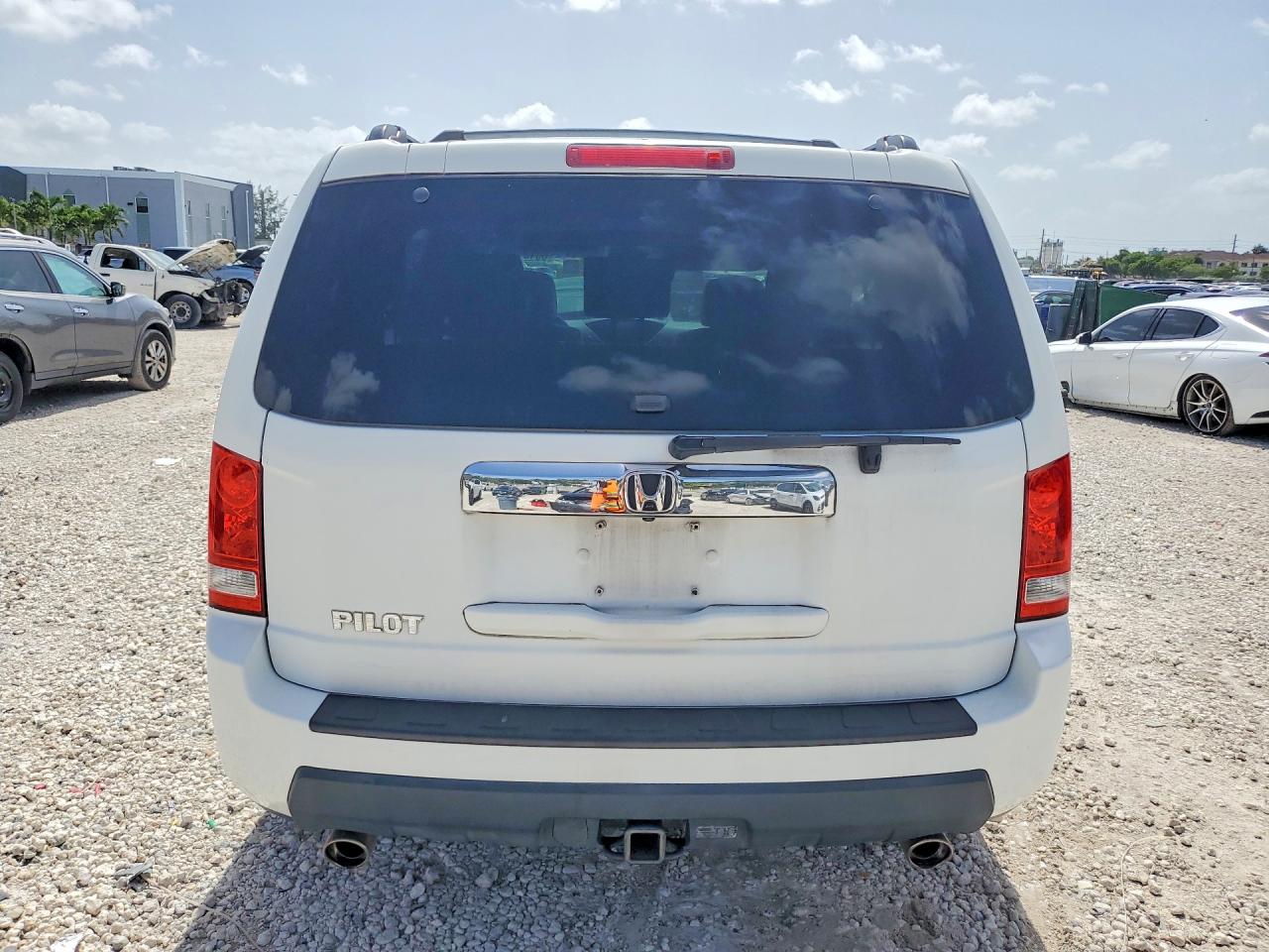 2011 Honda Pilot Exl White vin: 5FNYF3H51BB033581