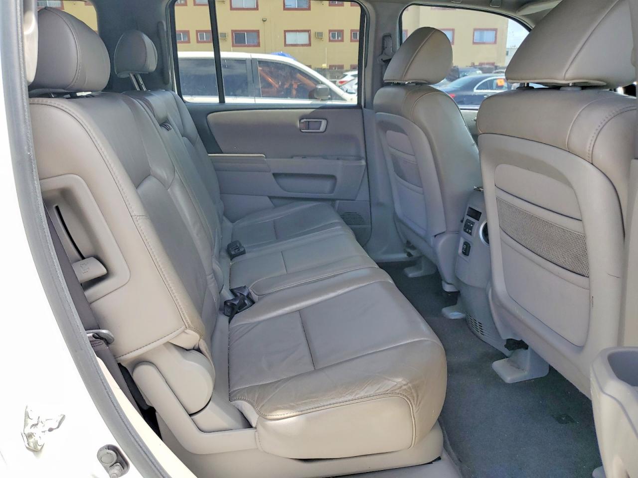 2011 Honda Pilot Exl White vin: 5FNYF3H51BB033581