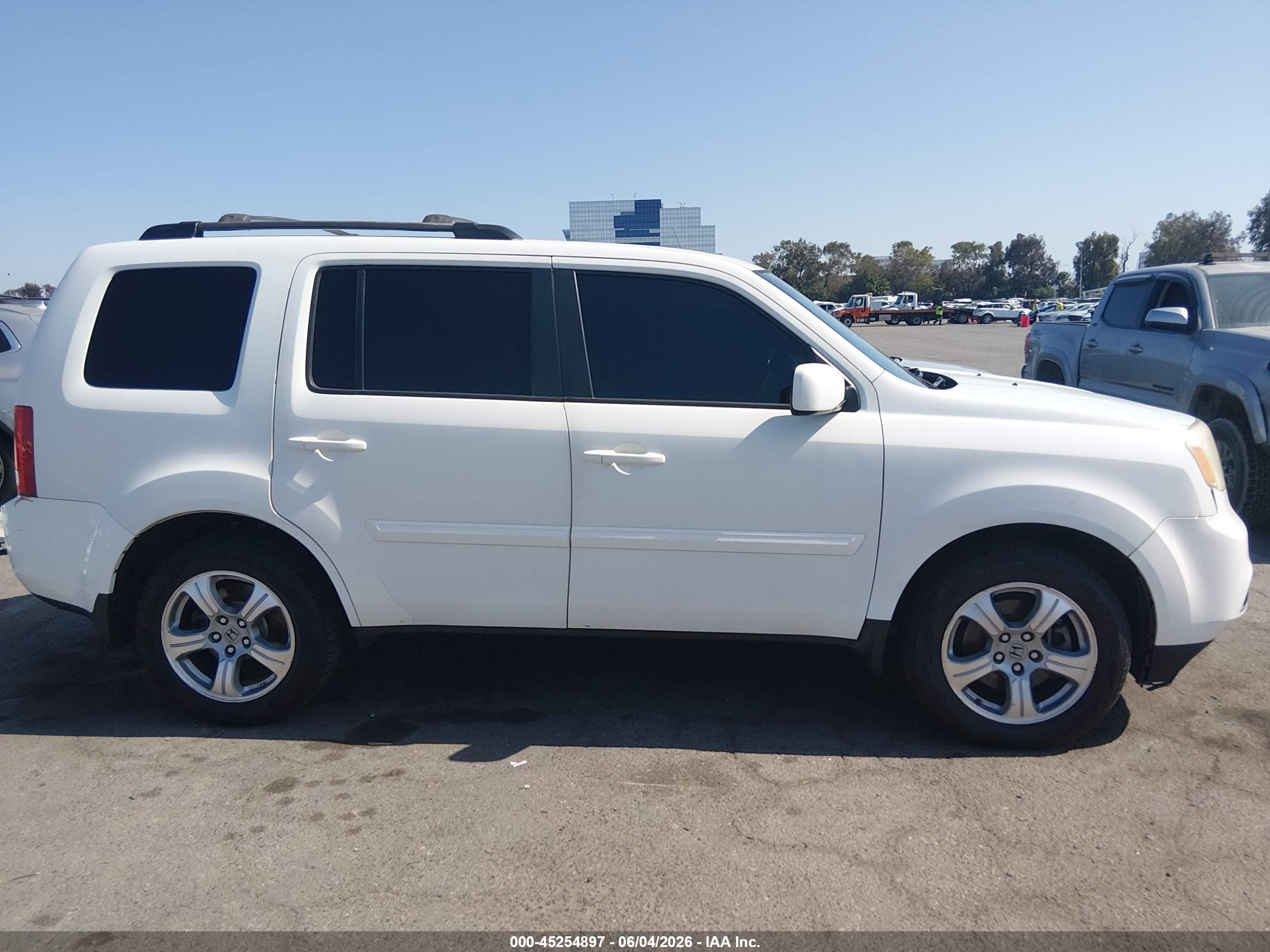 2013 Honda Pilot Ex-l White vin: 5FNYF3H51DB005962