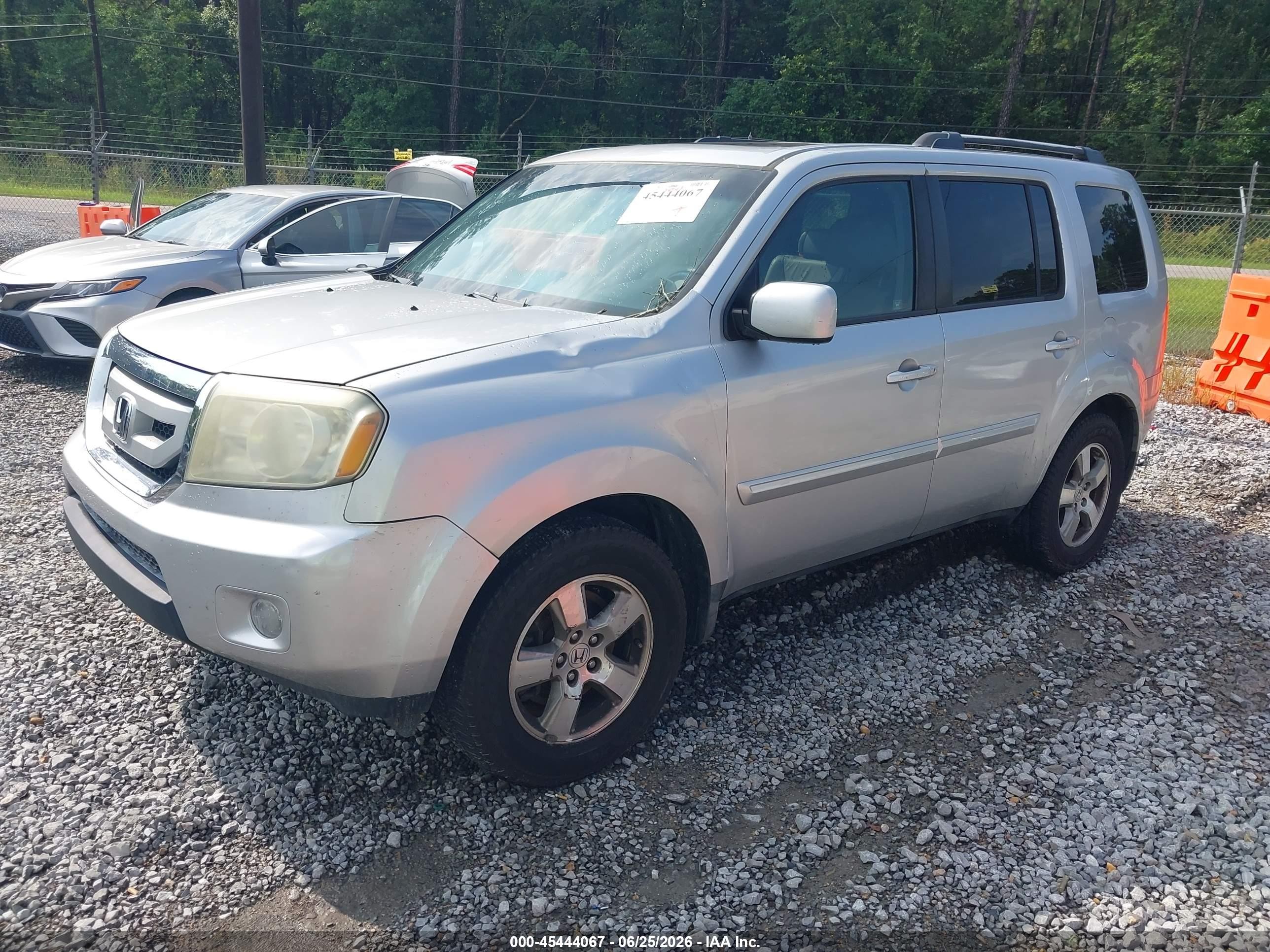 2011 Honda Pilot Ex-l Silver vin: 5FNYF3H52BB012092