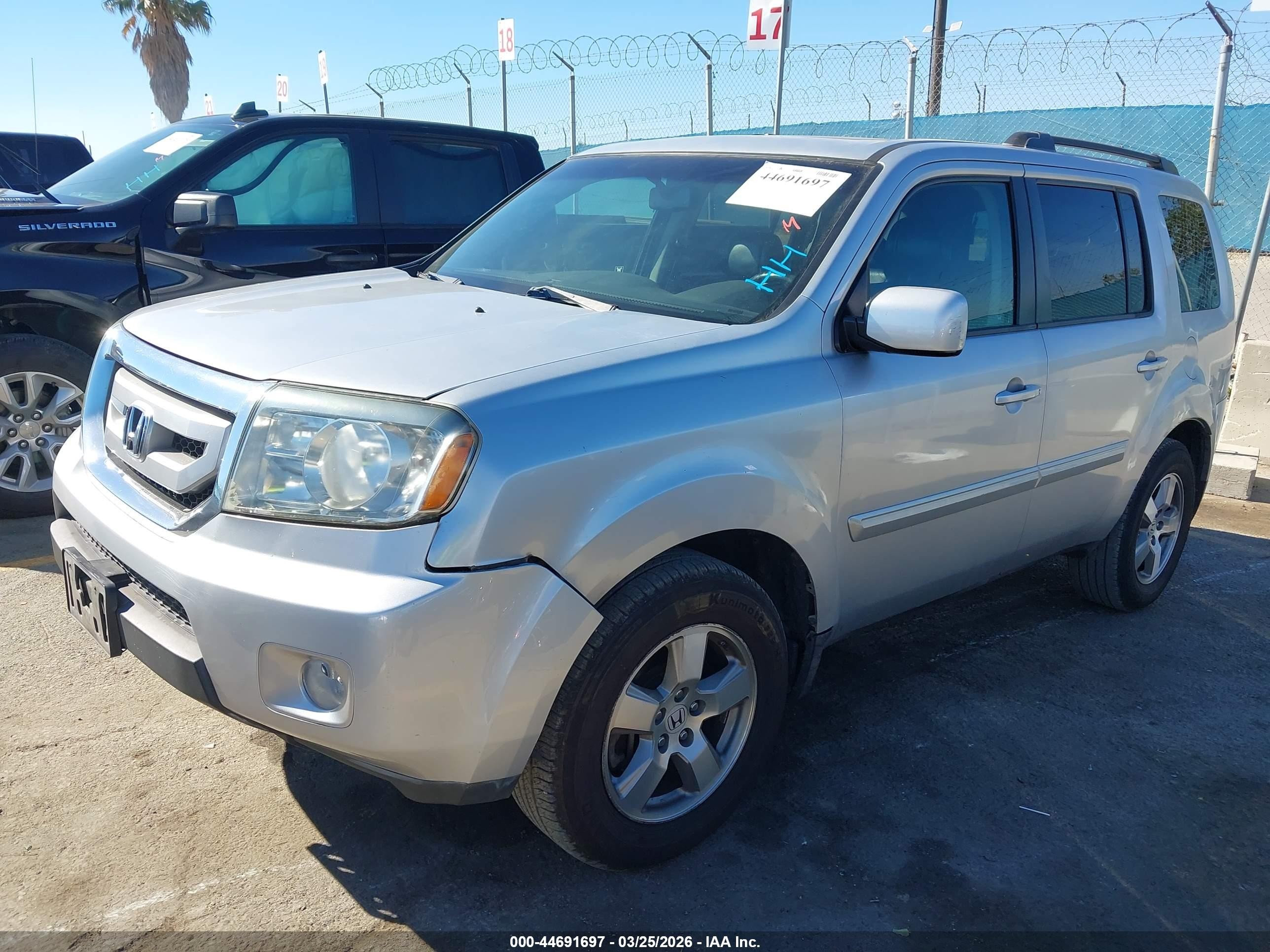 2010 Honda Pilot Ex-l Silver vin: 5FNYF3H53AB004789