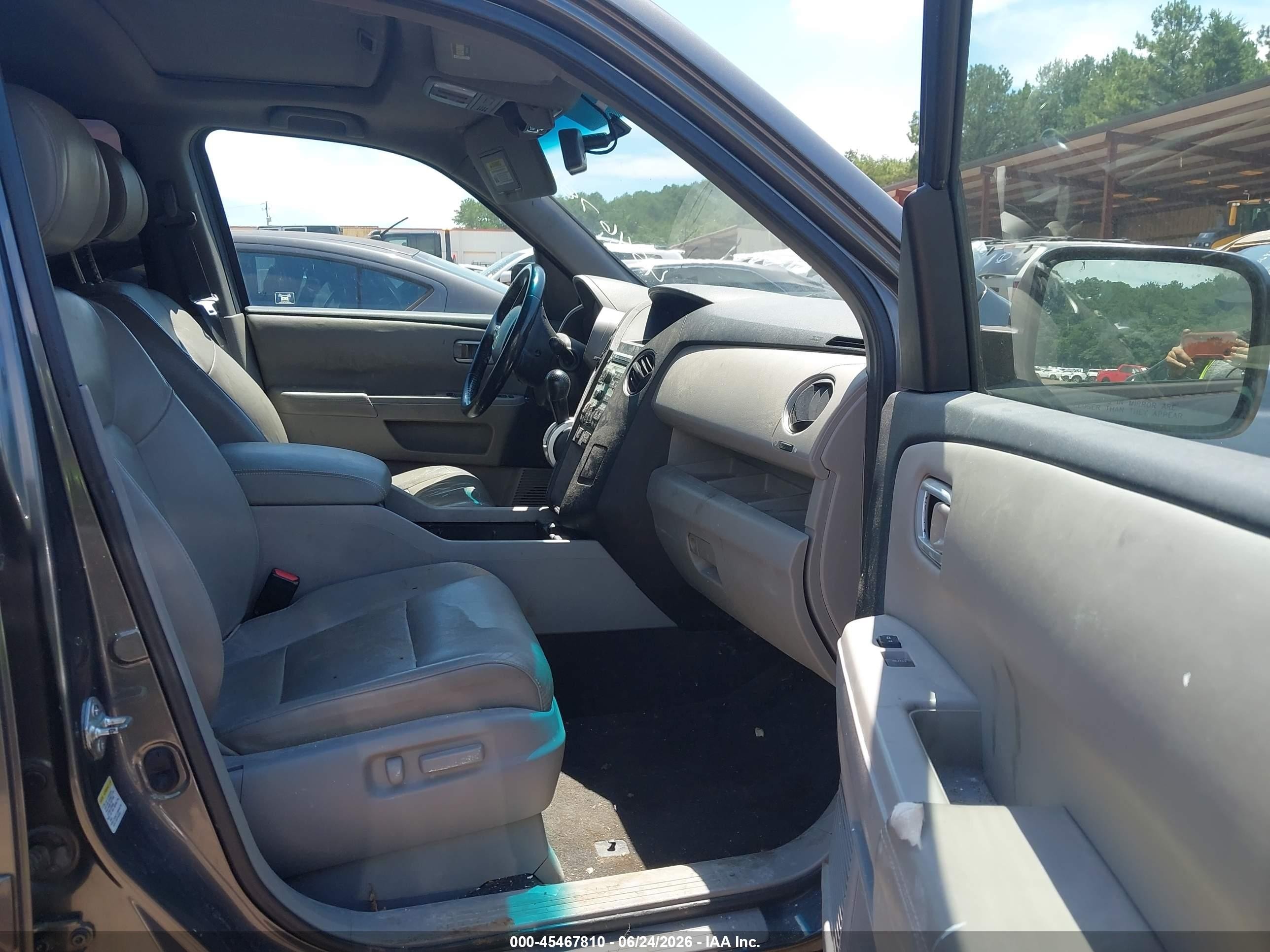 2011 Honda Pilot Ex-l Серый vin: 5FNYF3H53BB001845