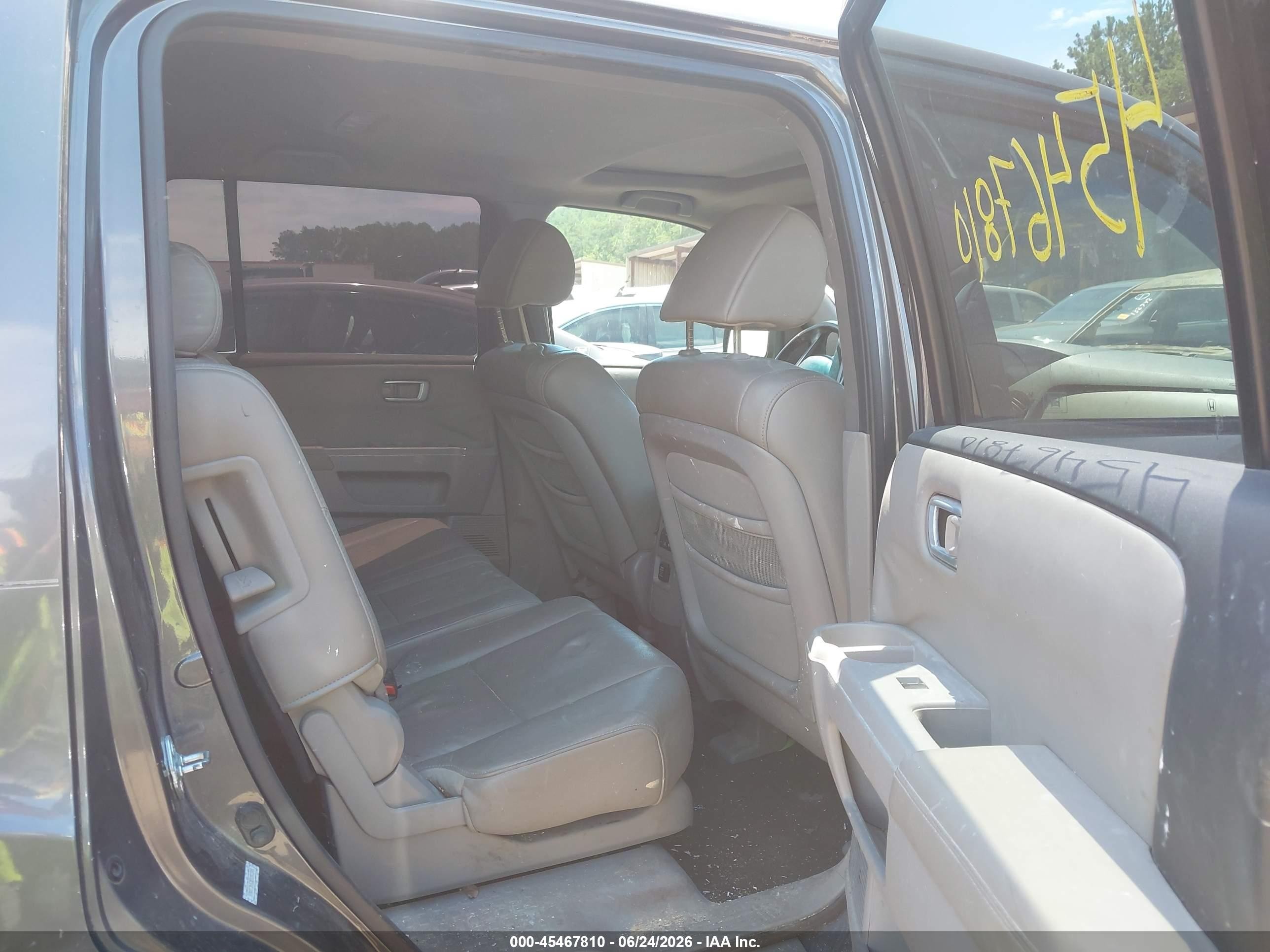 2011 Honda Pilot Ex-l Серый vin: 5FNYF3H53BB001845