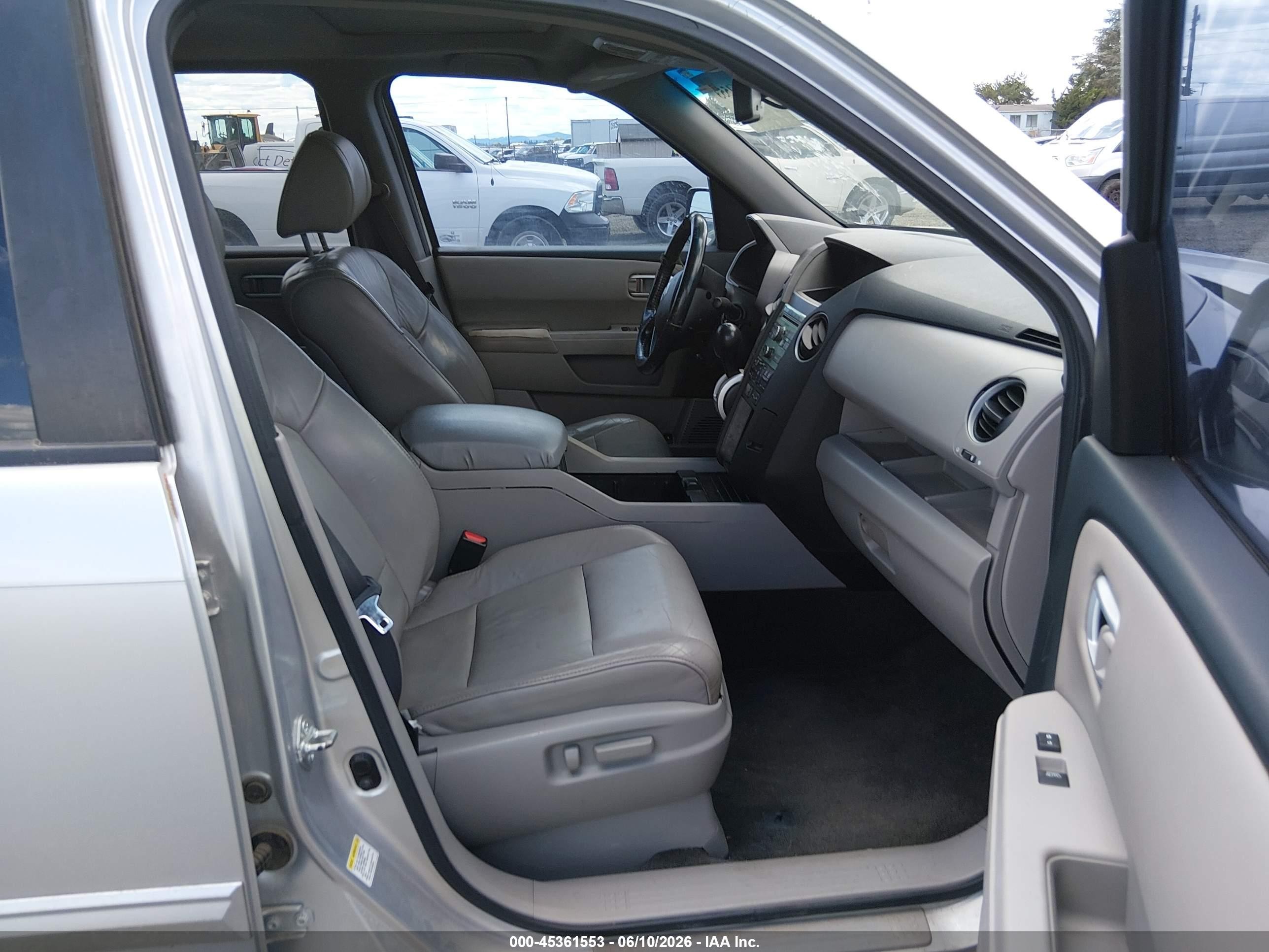 2011 Honda Pilot Ex-l Серебряный vin: 5FNYF3H54BB036202