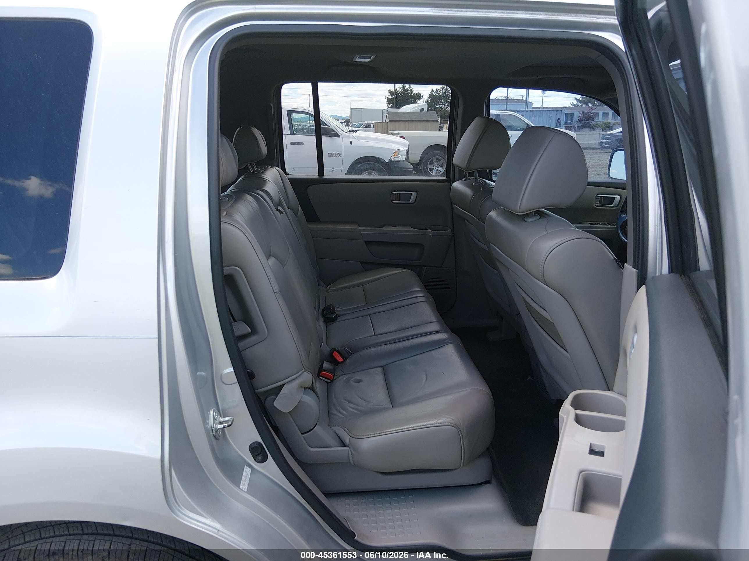 2011 Honda Pilot Ex-l Серебряный vin: 5FNYF3H54BB036202