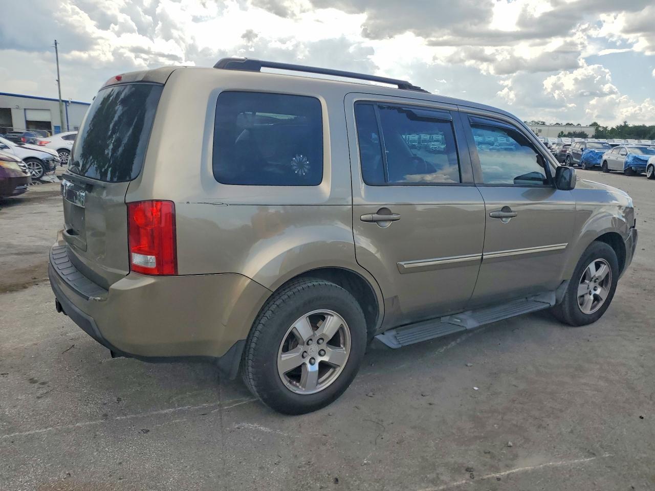 2011 Honda Pilot Exl Золотой vin: 5FNYF3H55BB027573