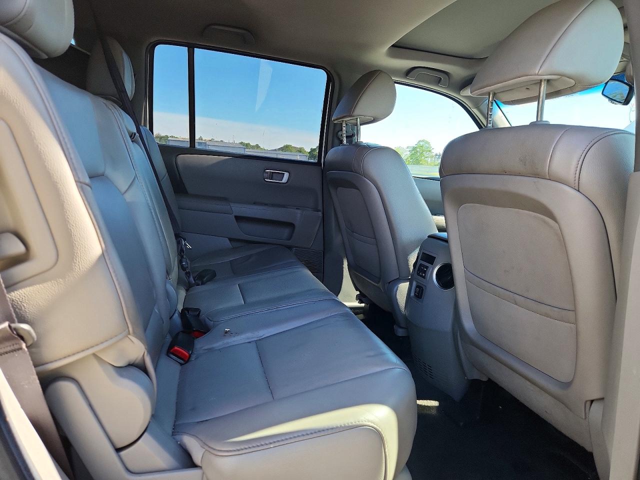 2012 Honda Pilot Exl White vin: 5FNYF3H55CB023637