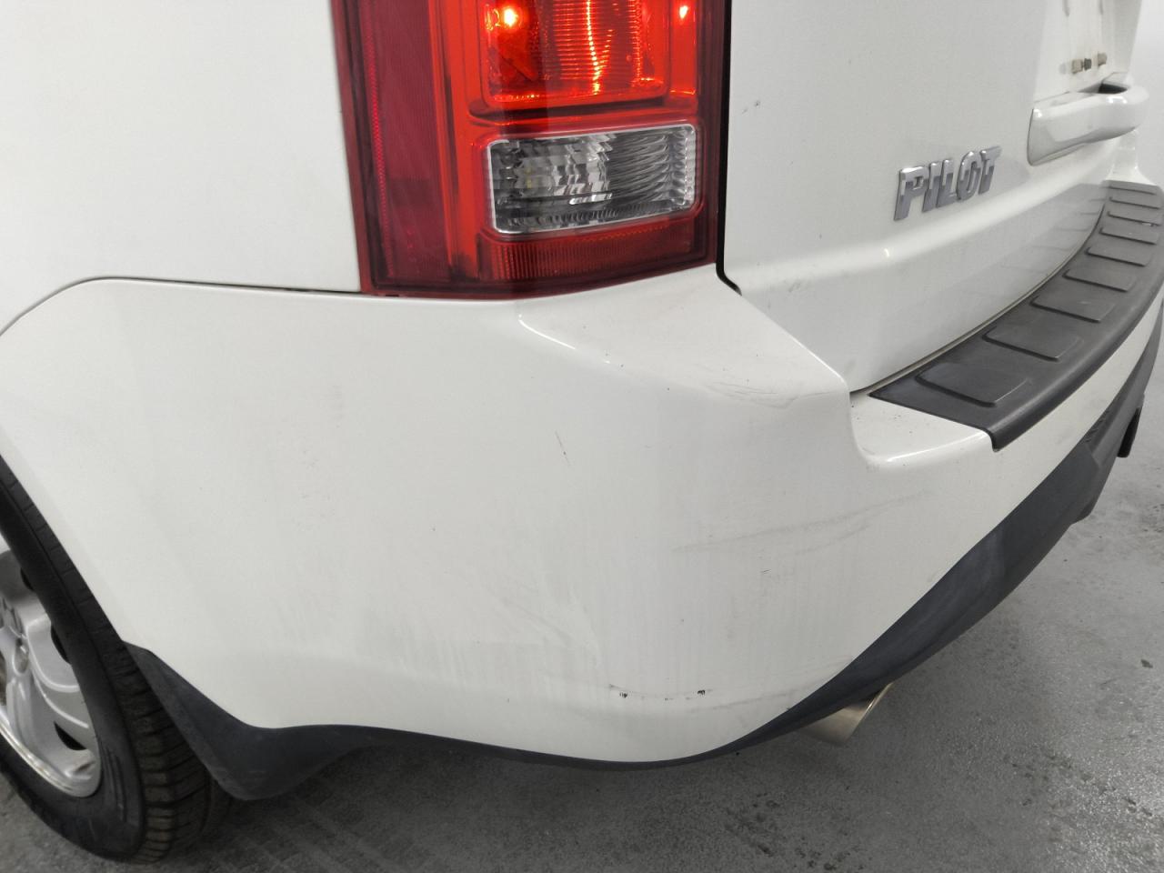 2013 Honda Pilot Exl White vin: 5FNYF3H55DB003020 Damage: Rear Bumper/Cover, Scraped, 9 To 10 Inches