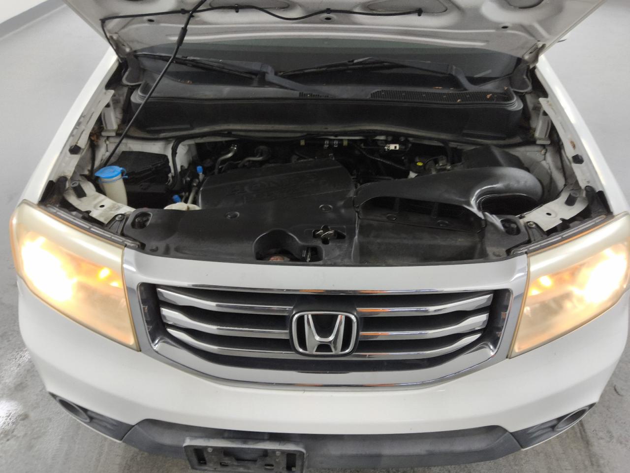2013 Honda Pilot Exl White vin: 5FNYF3H55DB003020 Damage: Suspension, Inoperable, Repair Required