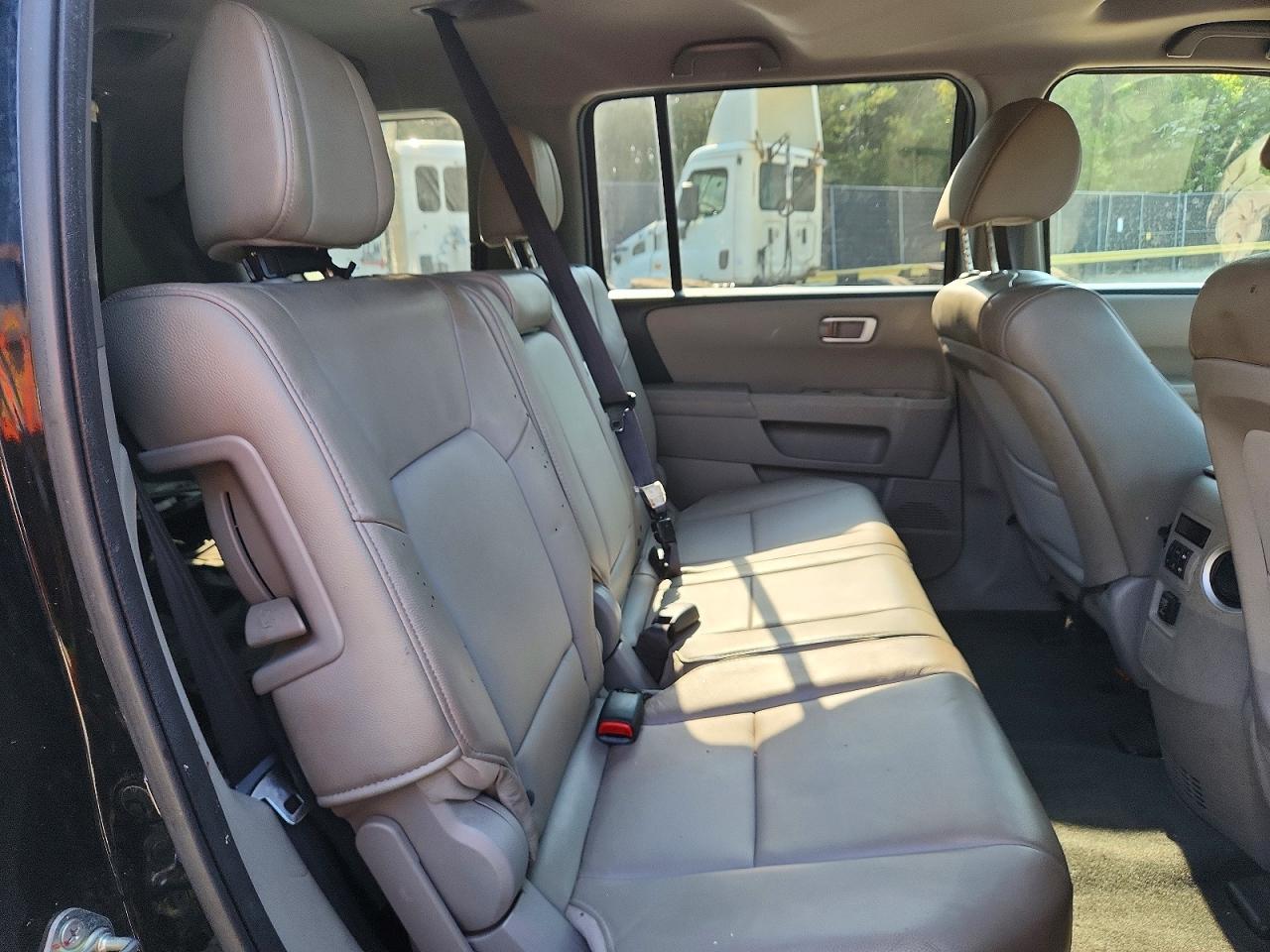 2014 Honda Pilot Exl Черный vin: 5FNYF3H55EB015413