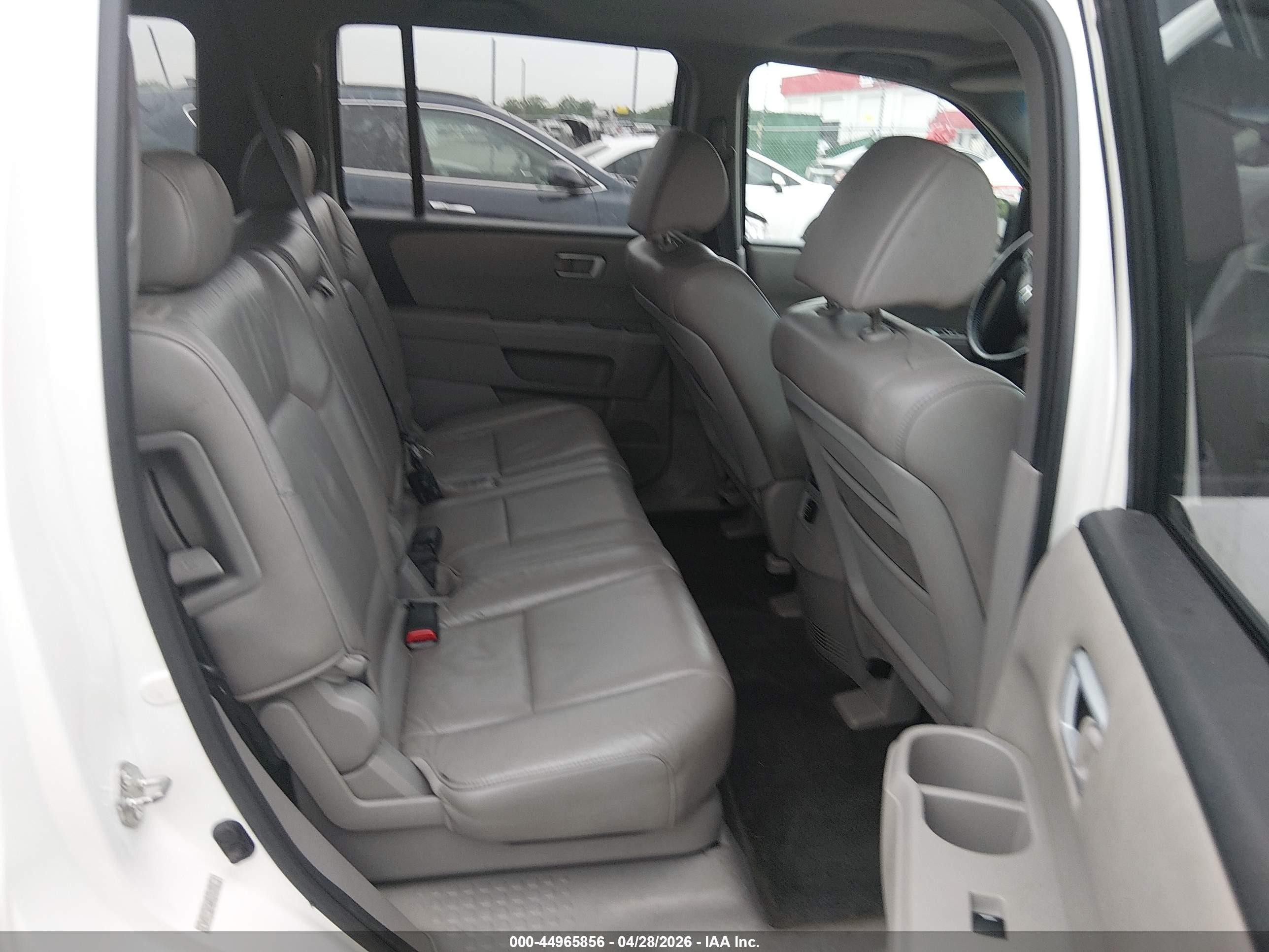 2011 Honda Pilot Ex-l White vin: 5FNYF3H56BB040851