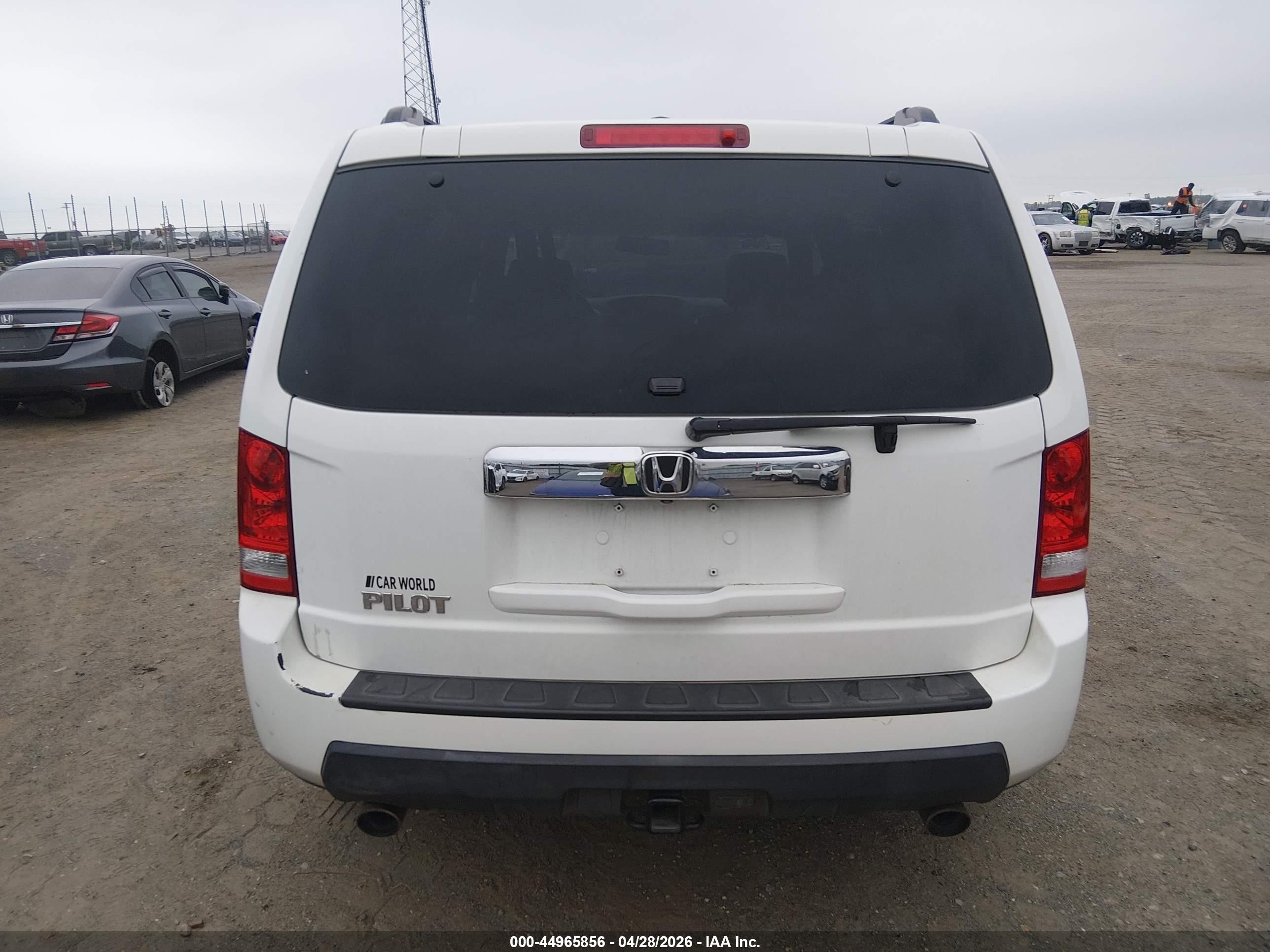 2011 Honda Pilot Ex-l White vin: 5FNYF3H56BB040851
