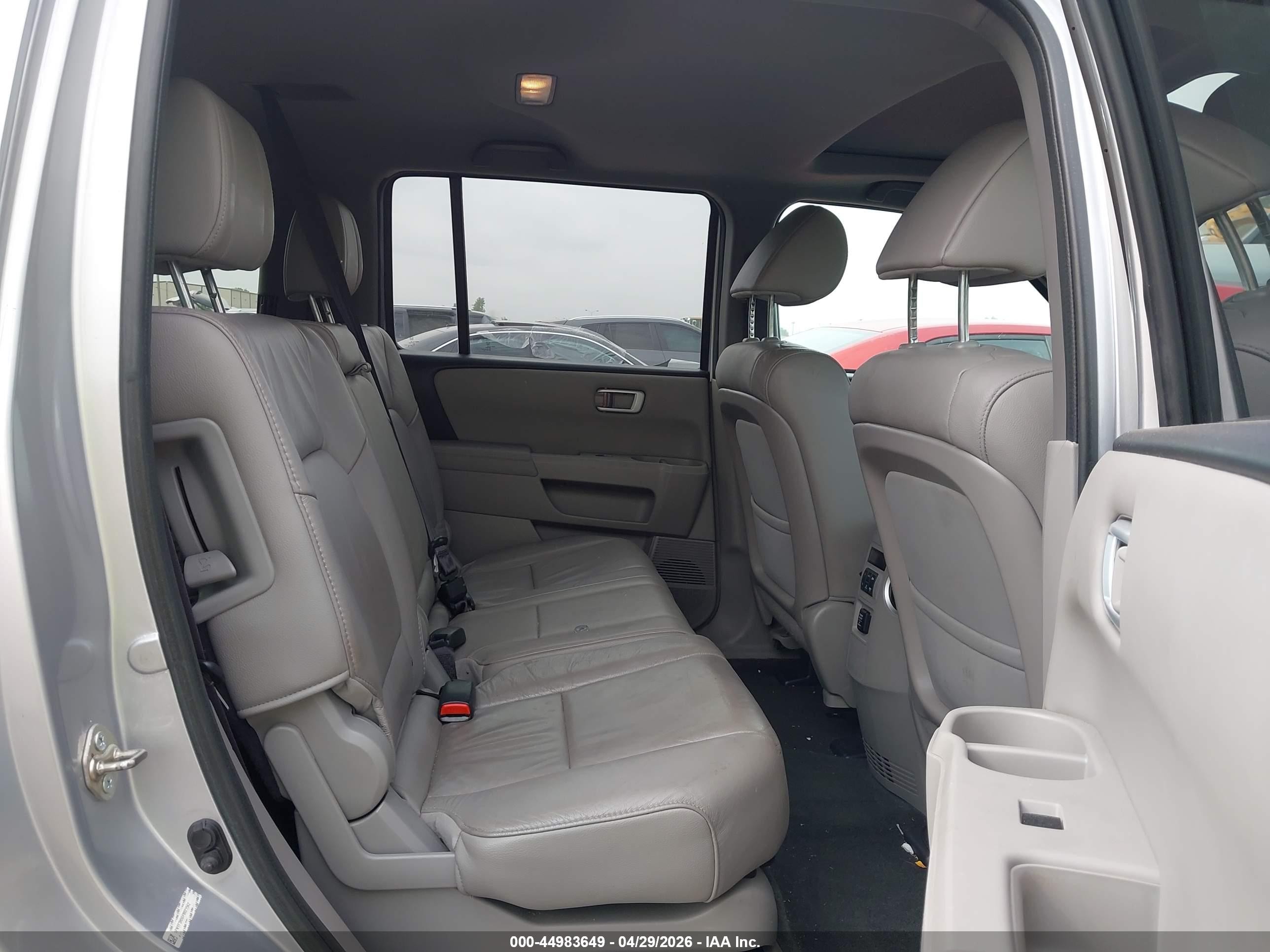 2015 Honda Pilot Ex-l Silver vin: 5FNYF3H56FB021562