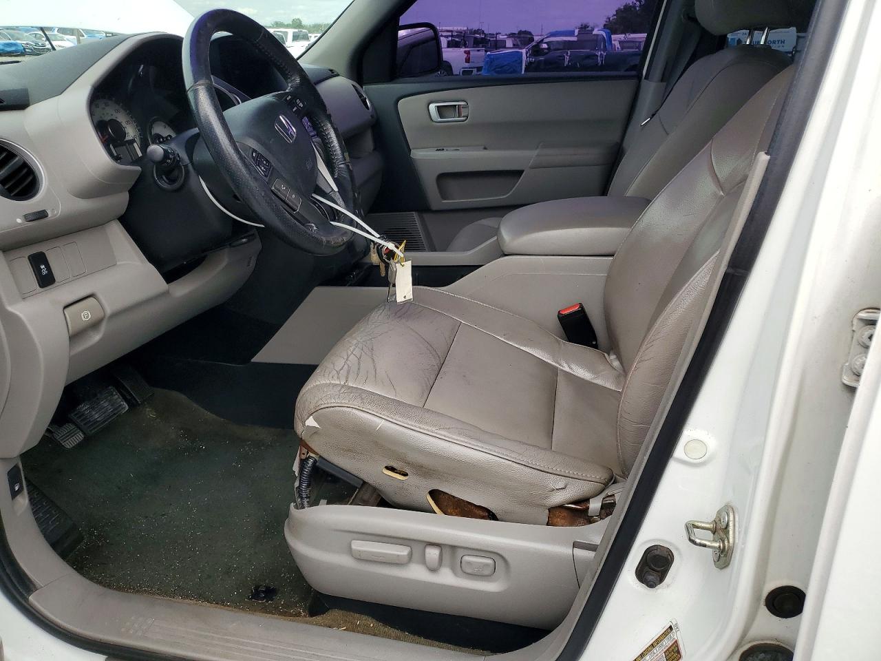 2015 Honda Pilot Ex-l( With Navi) White vin: 5FNYF3H57FB010831