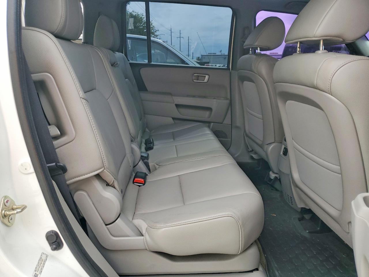 2015 Honda Pilot Ex-l( With Navi) White vin: 5FNYF3H57FB010831