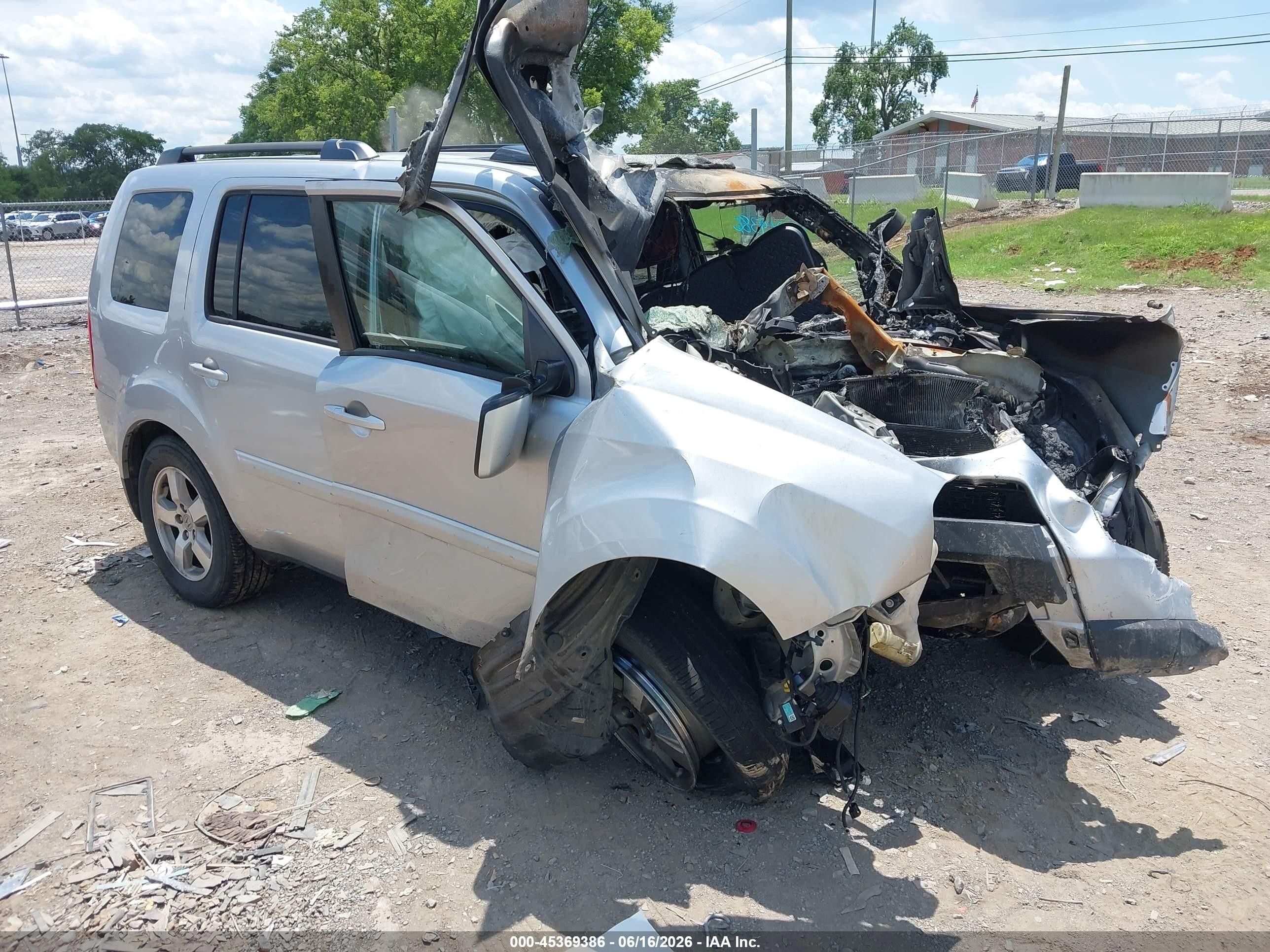 2011 Honda Pilot Ex-l Silver vin: 5FNYF3H58BB009939
