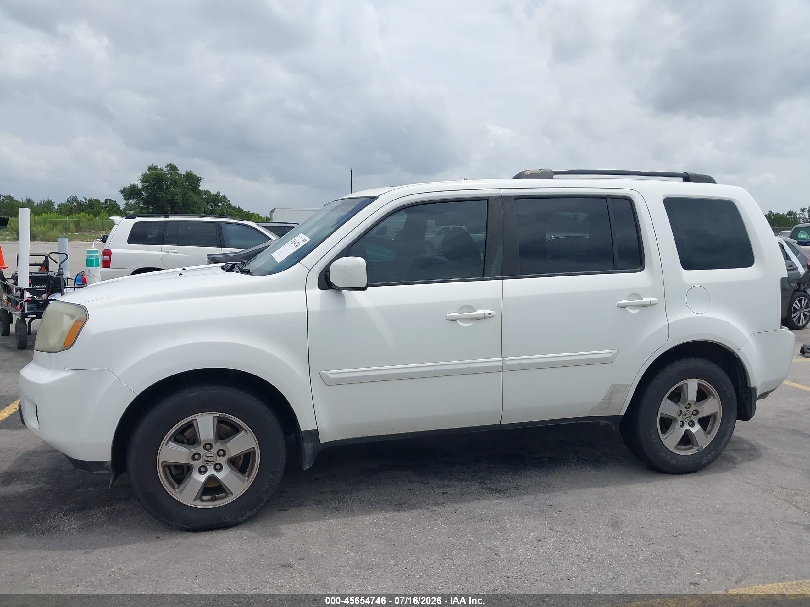 2011 Honda Pilot Ex-l White vin: 5FNYF3H58BB011934