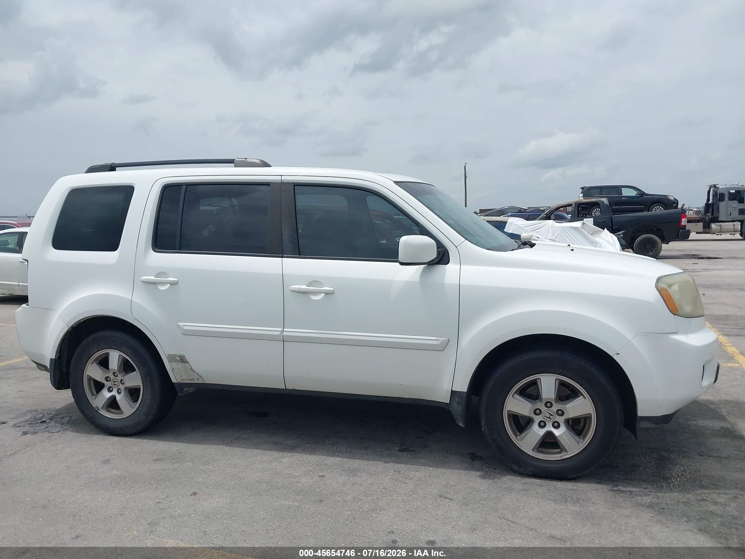 2011 Honda Pilot Ex-l White vin: 5FNYF3H58BB011934