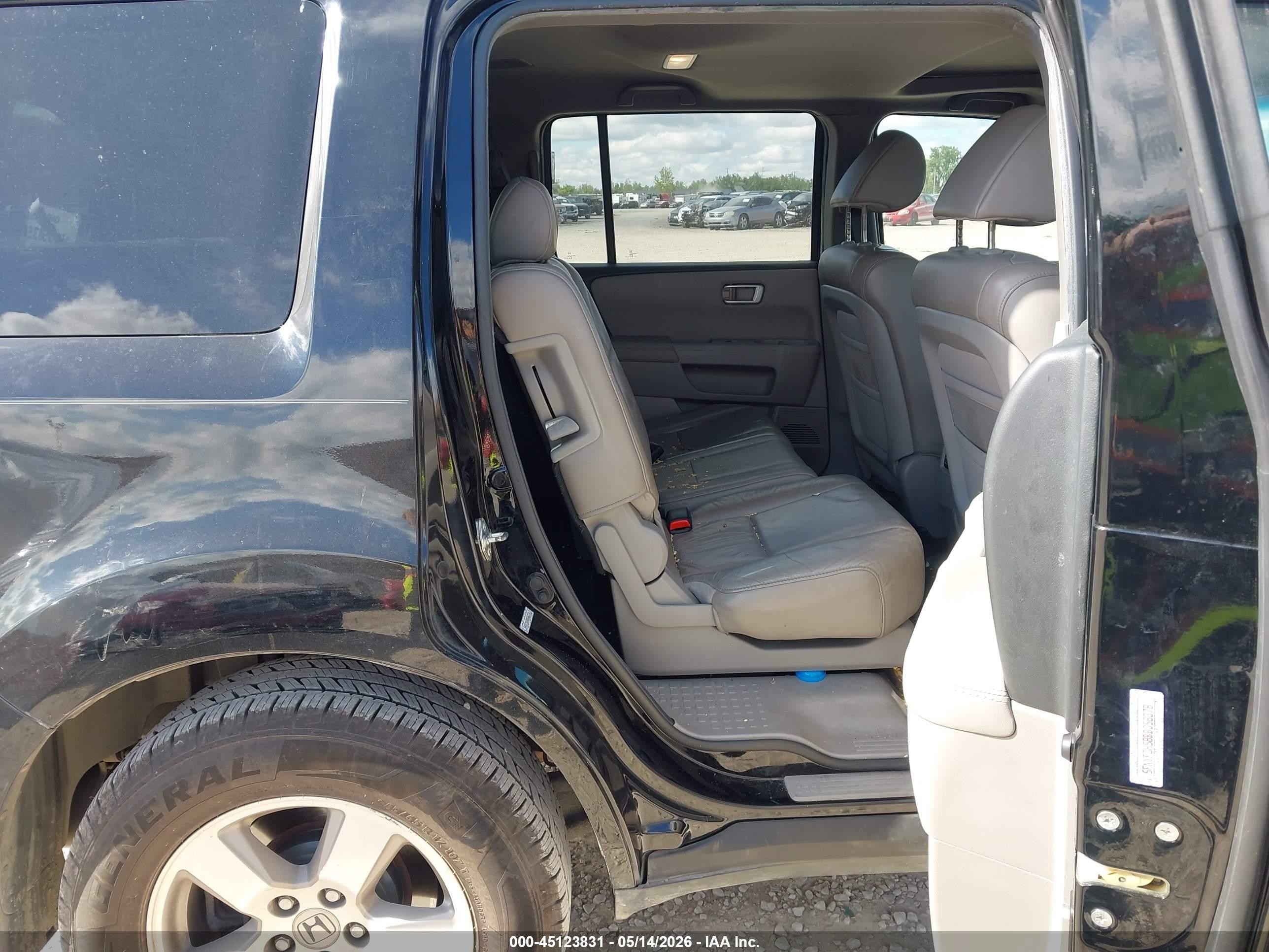 2011 Honda Pilot Ex-l Black vin: 5FNYF3H58BB058378
