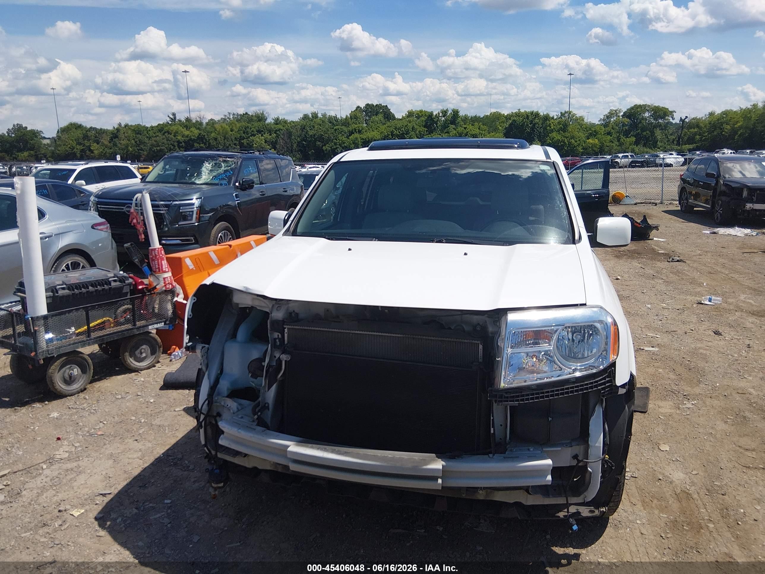 2014 Honda Pilot Ex-l White vin: 5FNYF3H58EB023358