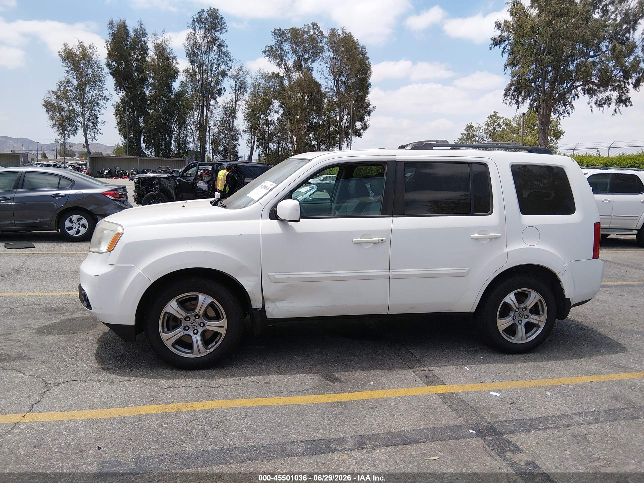2014 Honda Pilot Ex-l White vin: 5FNYF3H59EB025894