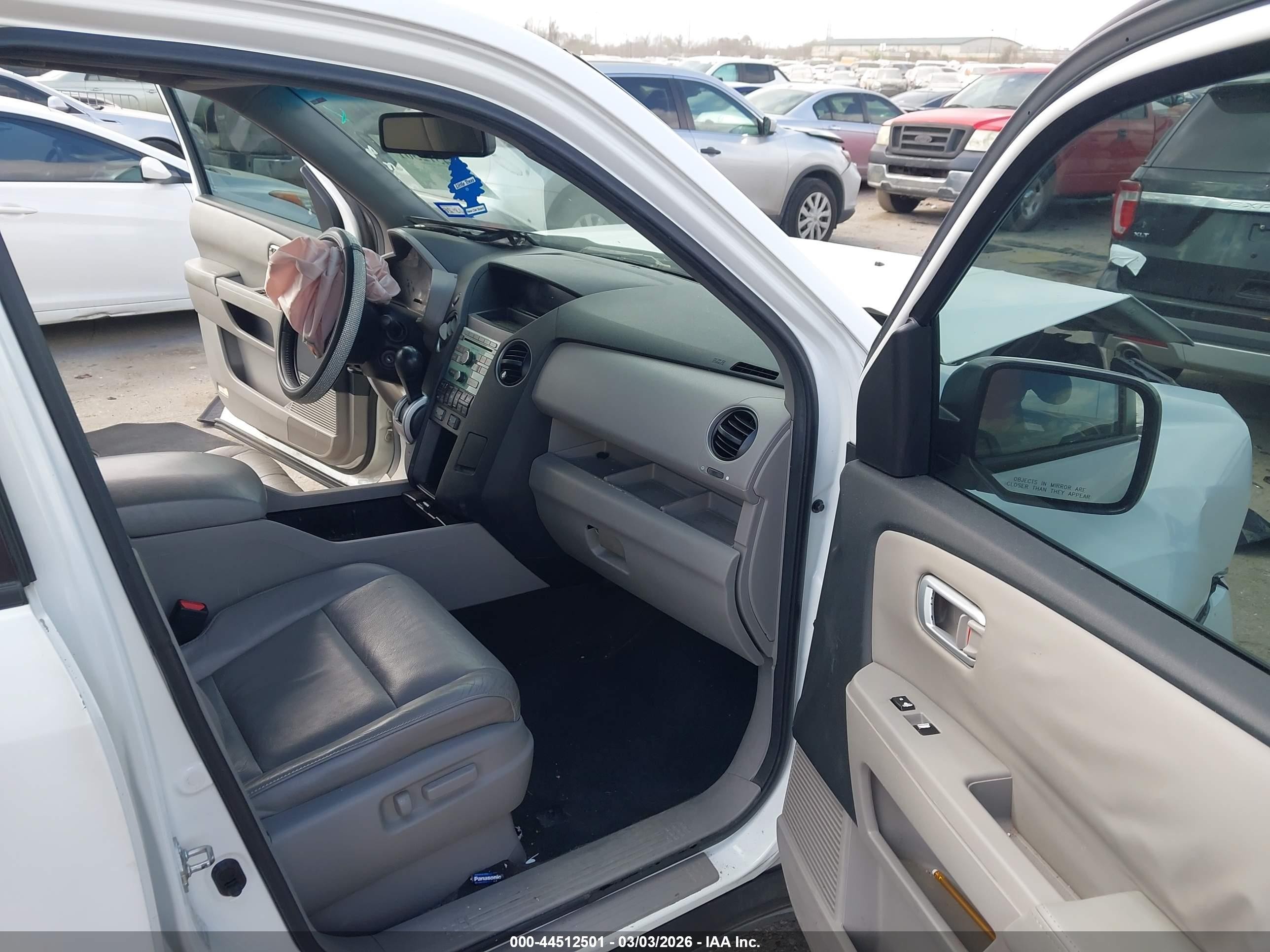 2011 Honda Pilot Ex-l White vin: 5FNYF3H5XBB006931