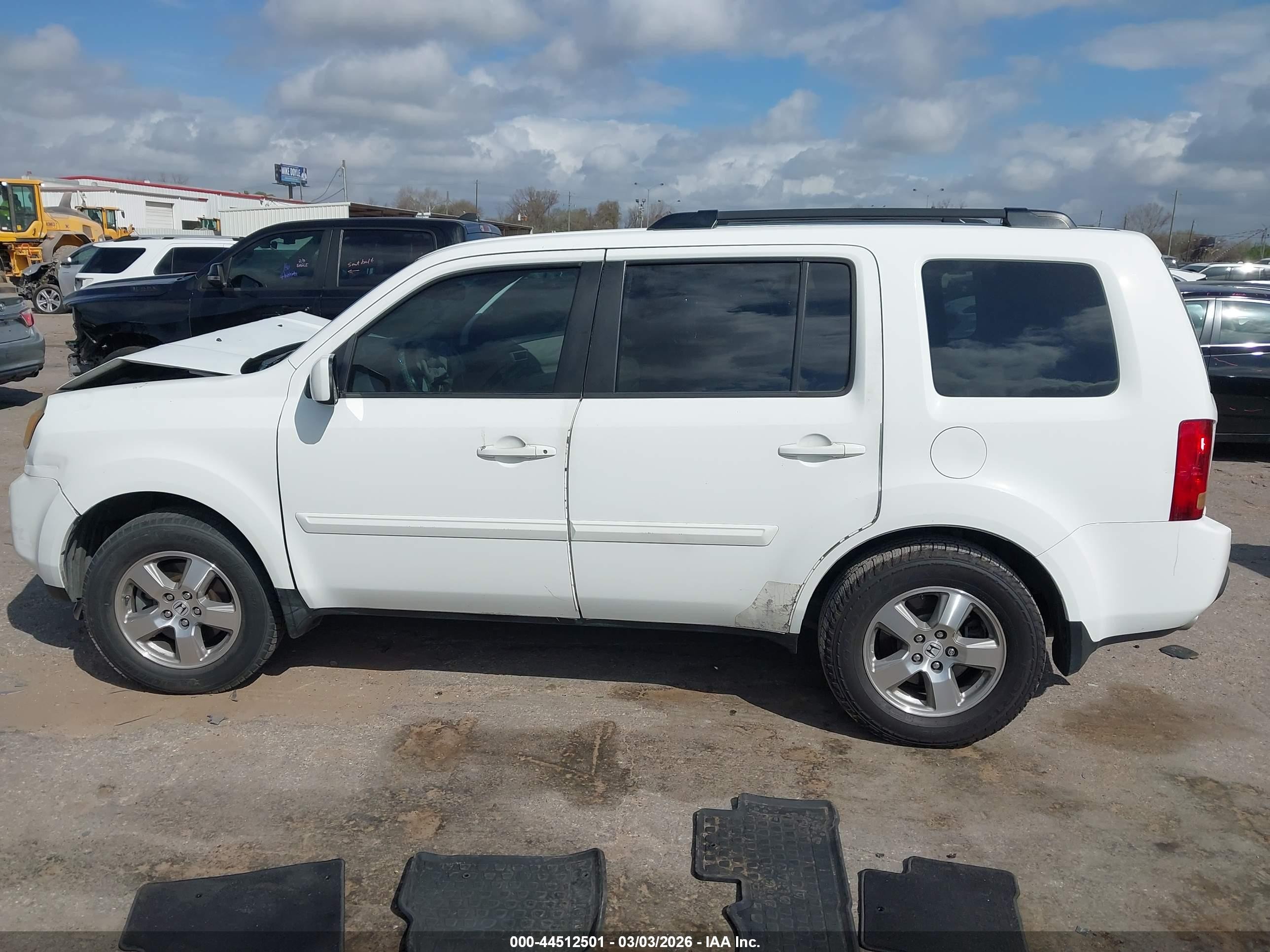 2011 Honda Pilot Ex-l White vin: 5FNYF3H5XBB006931