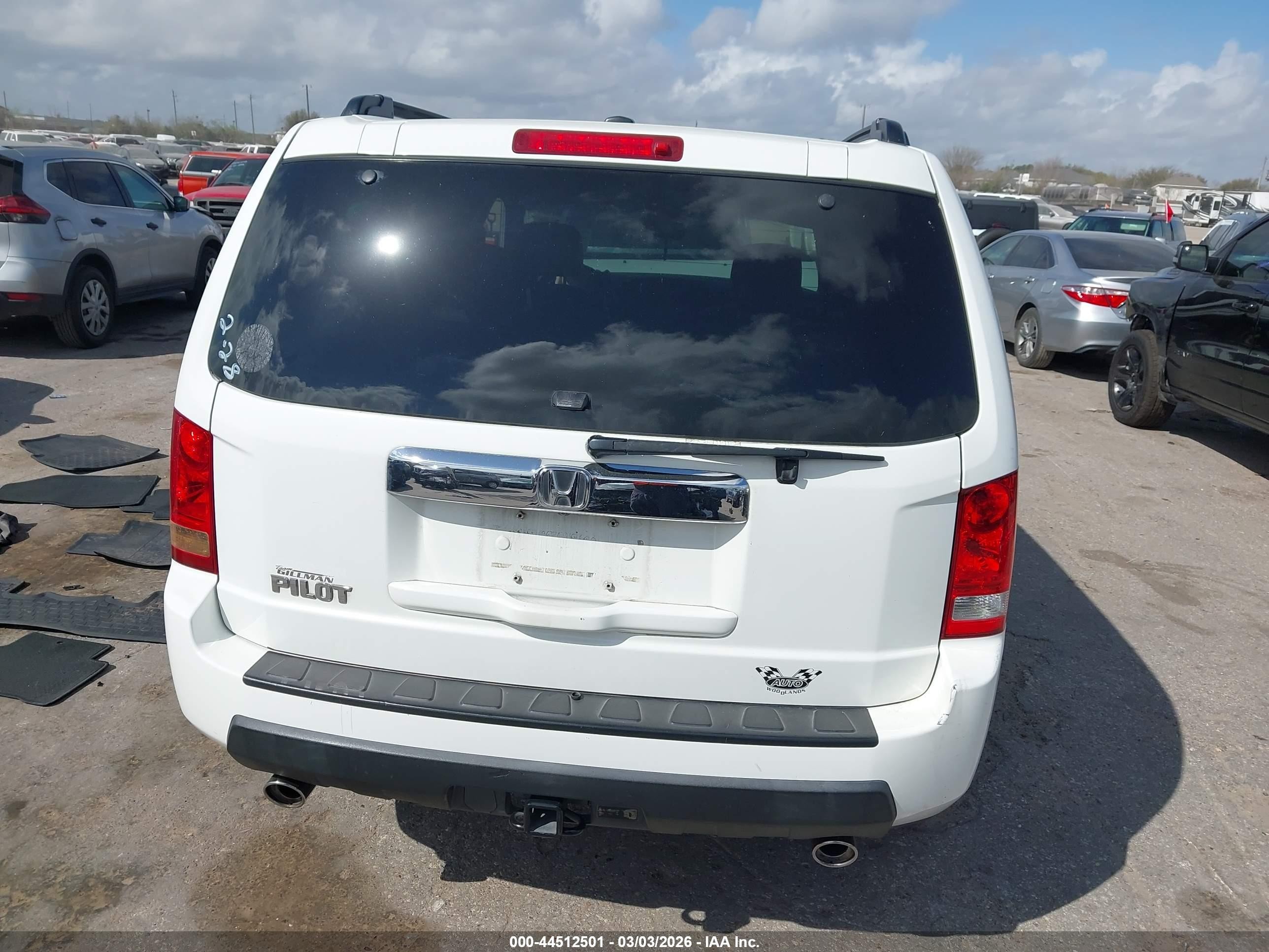 2011 Honda Pilot Ex-l White vin: 5FNYF3H5XBB006931