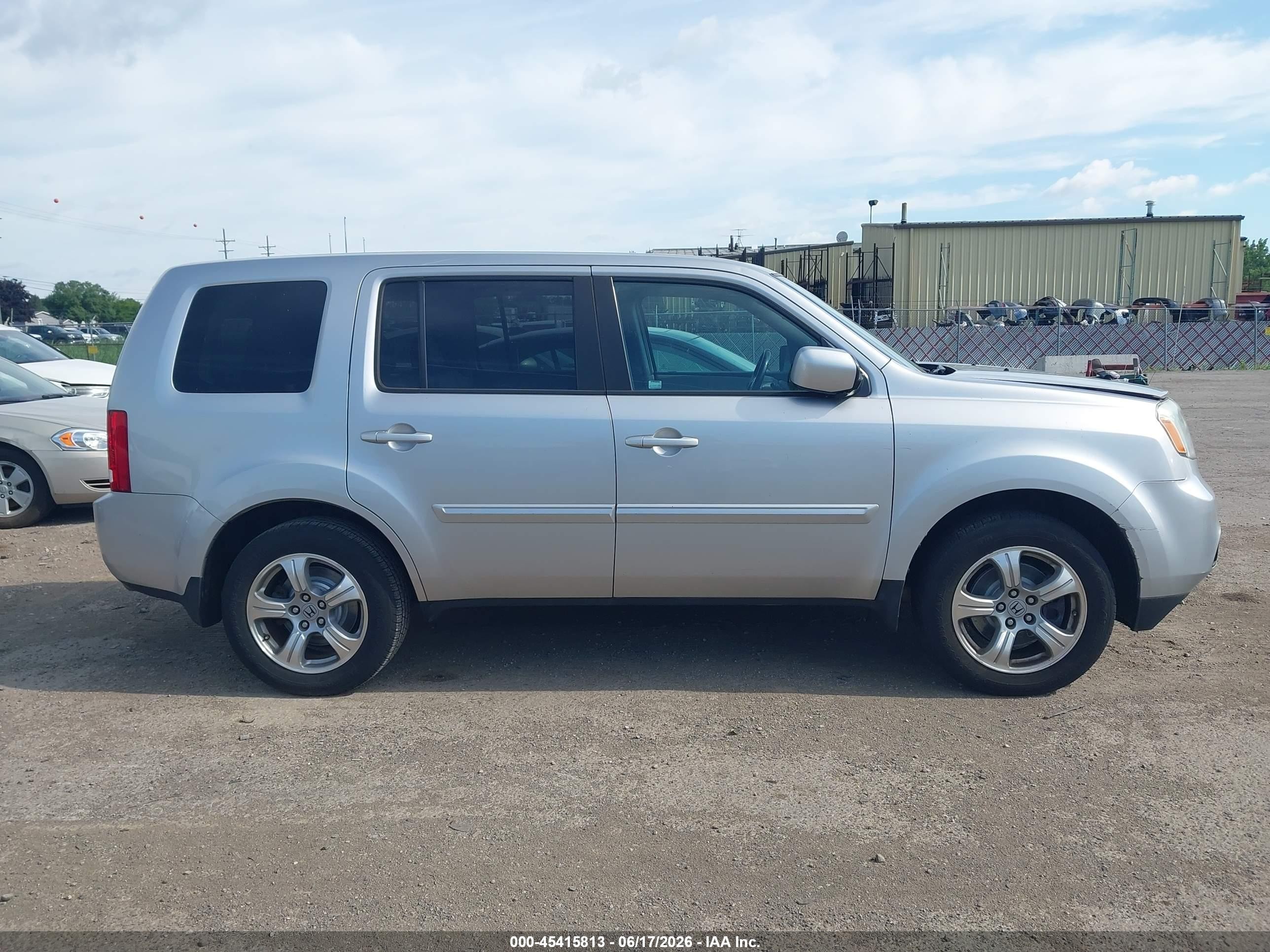 2014 Honda Pilot Ex-l Серебряный vin: 5FNYF3H5XEB001846